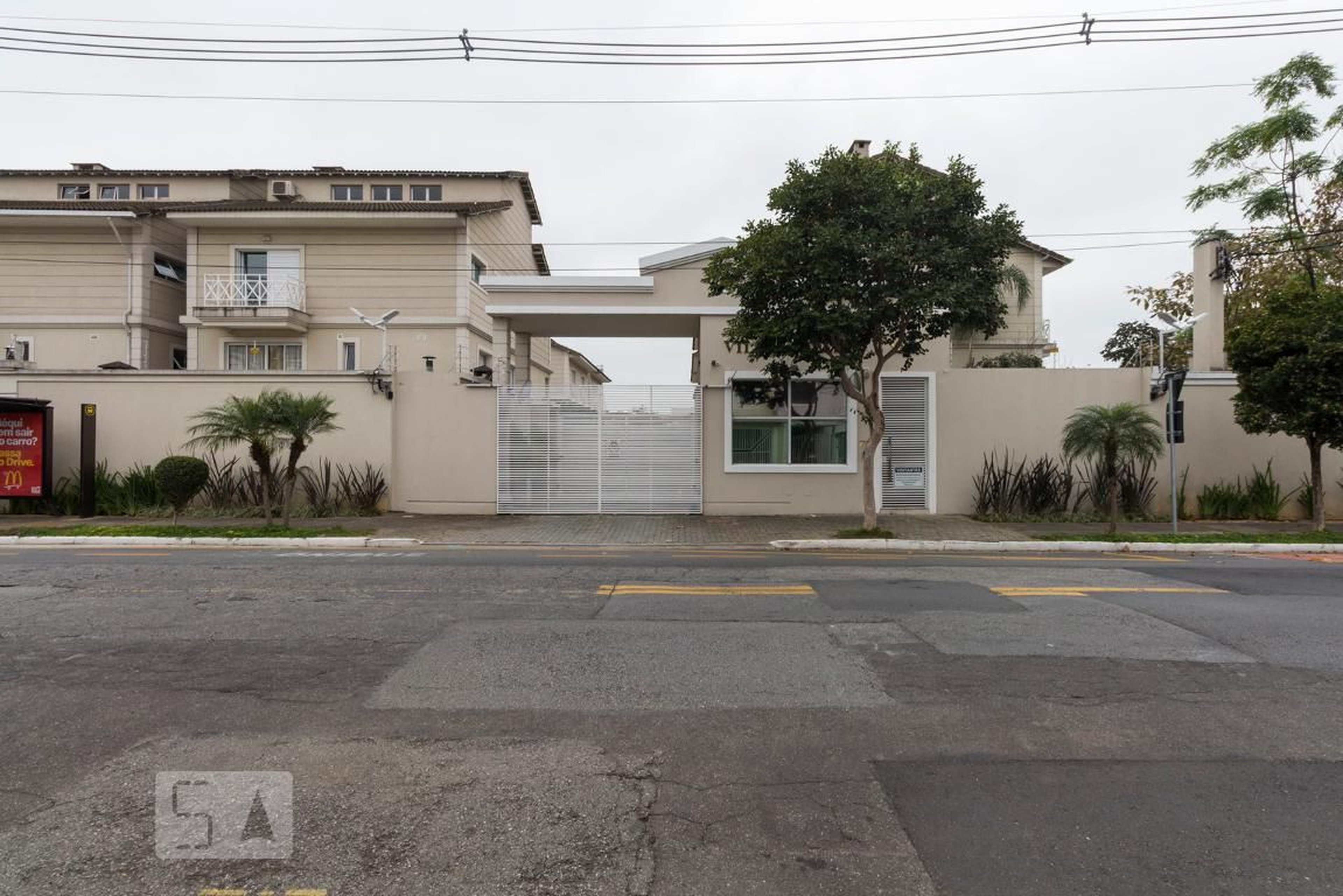 Fachada Condomínio Ville Royale