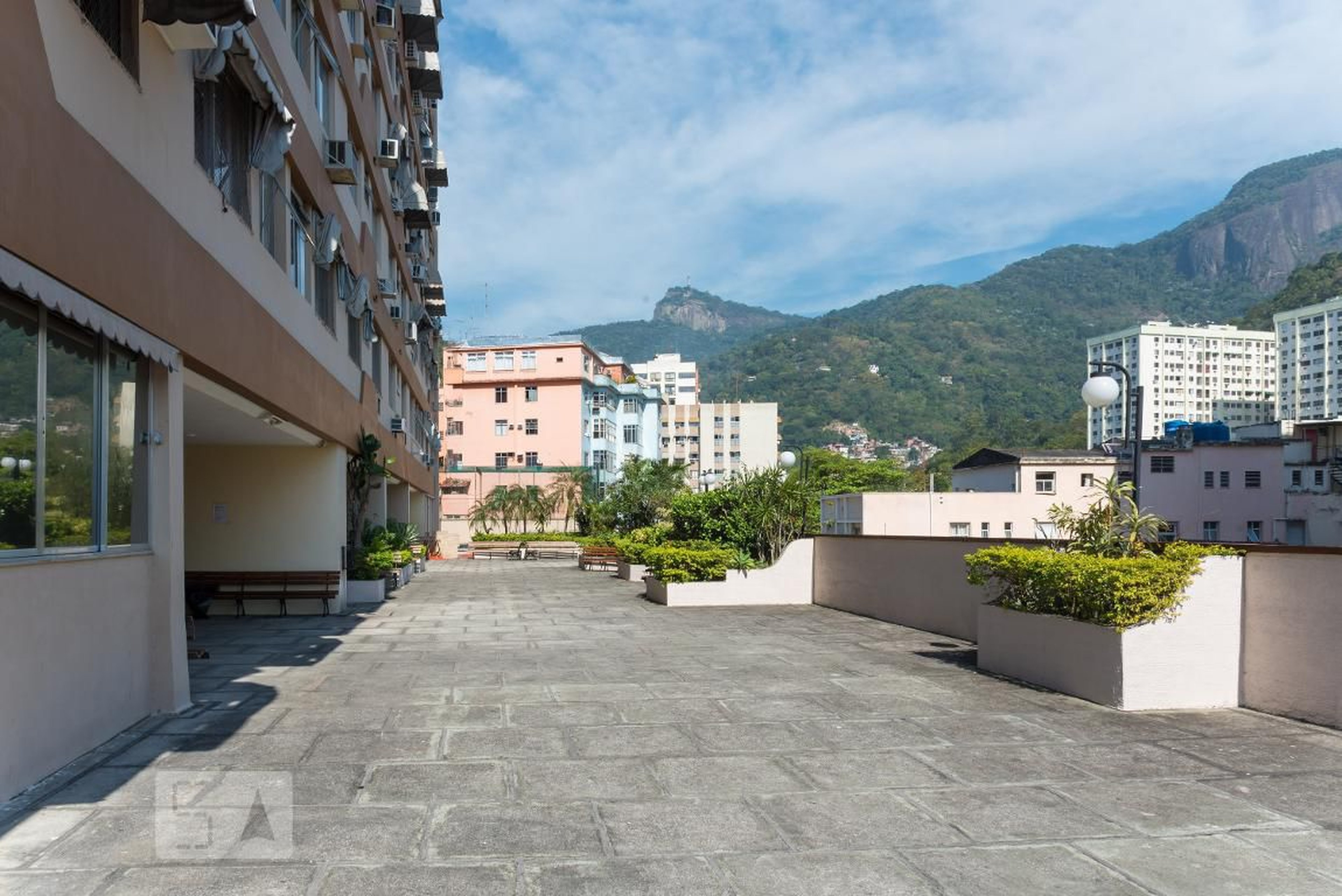 Área Externa - Edifício Bandeirante Pedro Lobo