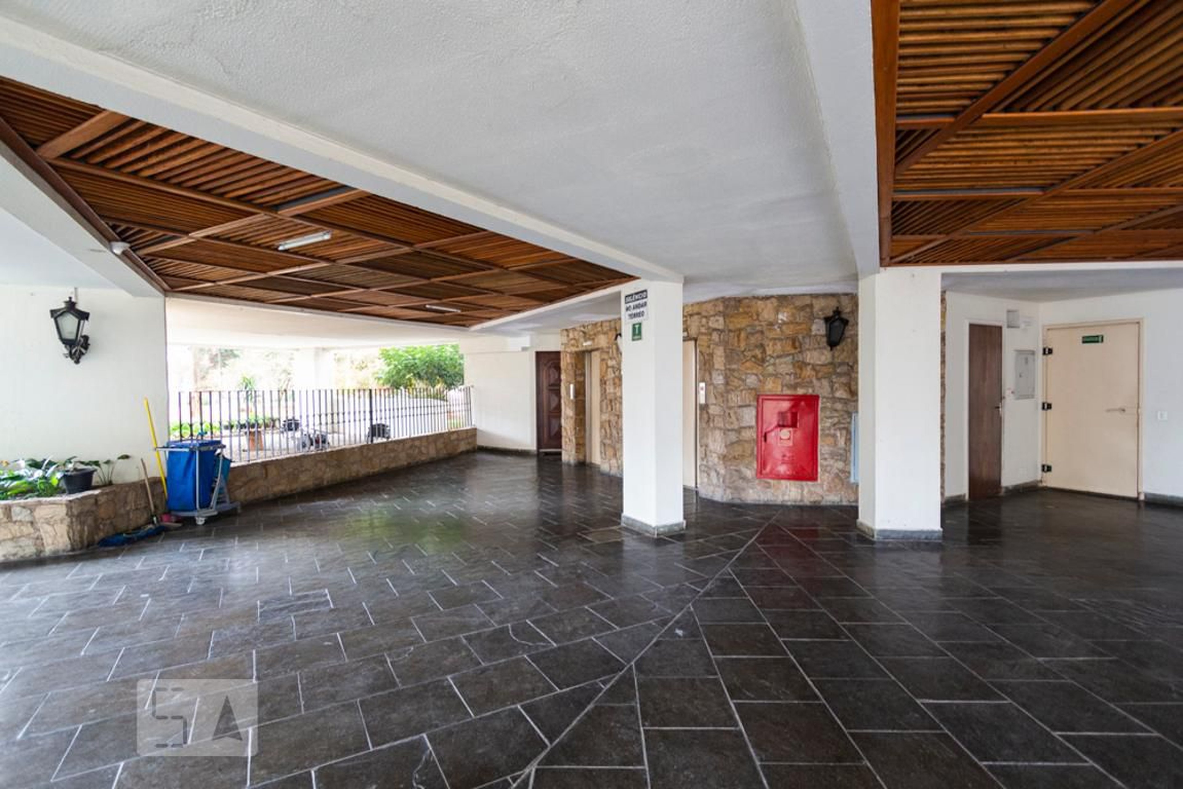 Hall social Condomínio em Avenida Damasceno Vieira, 41