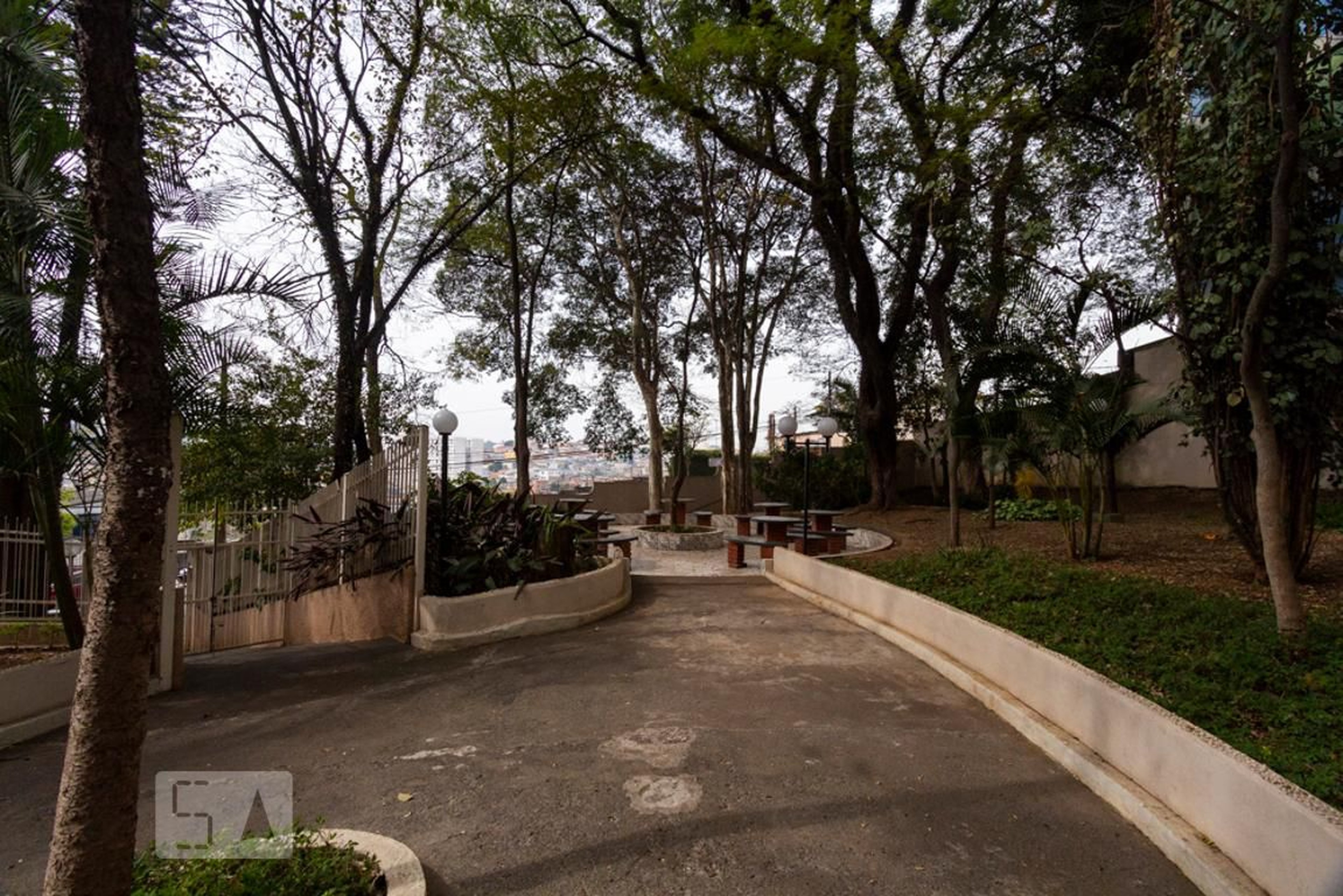 Entrada Condomínio em Avenida Damasceno Vieira, 41