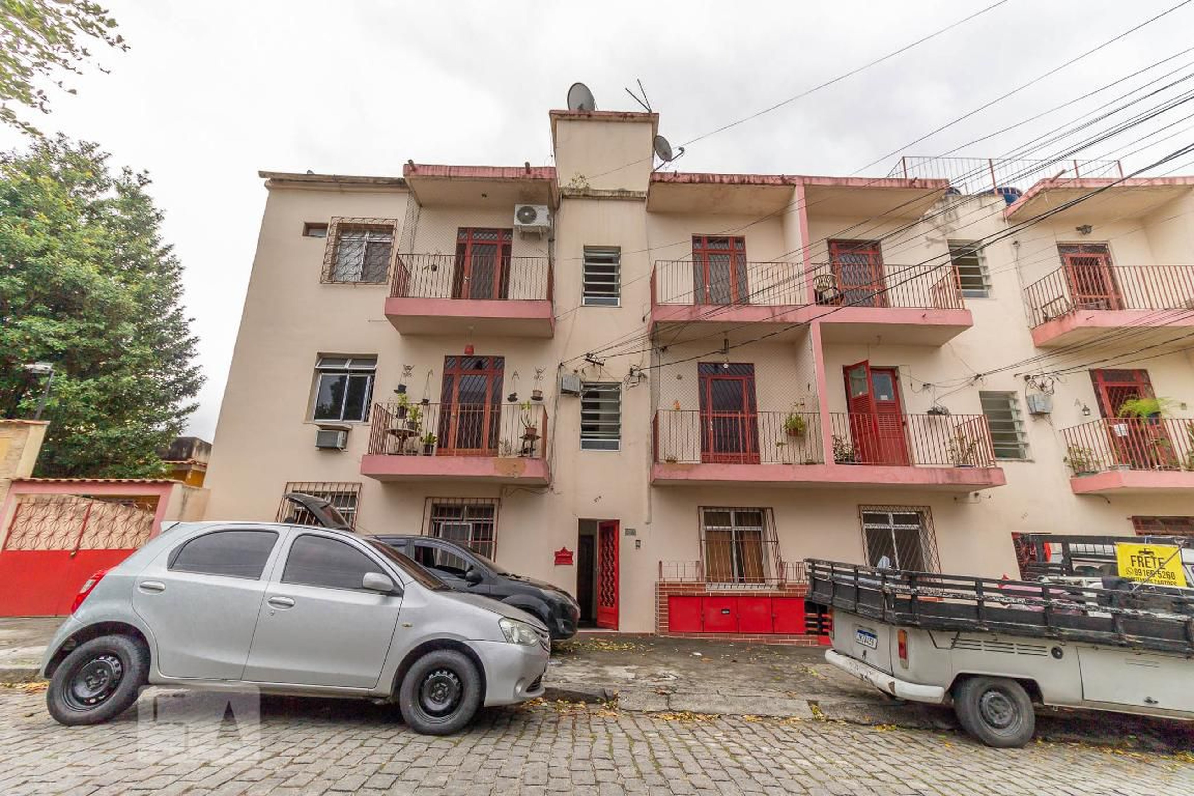 Fachada Condomínio em R. Mário Calderaro, 579