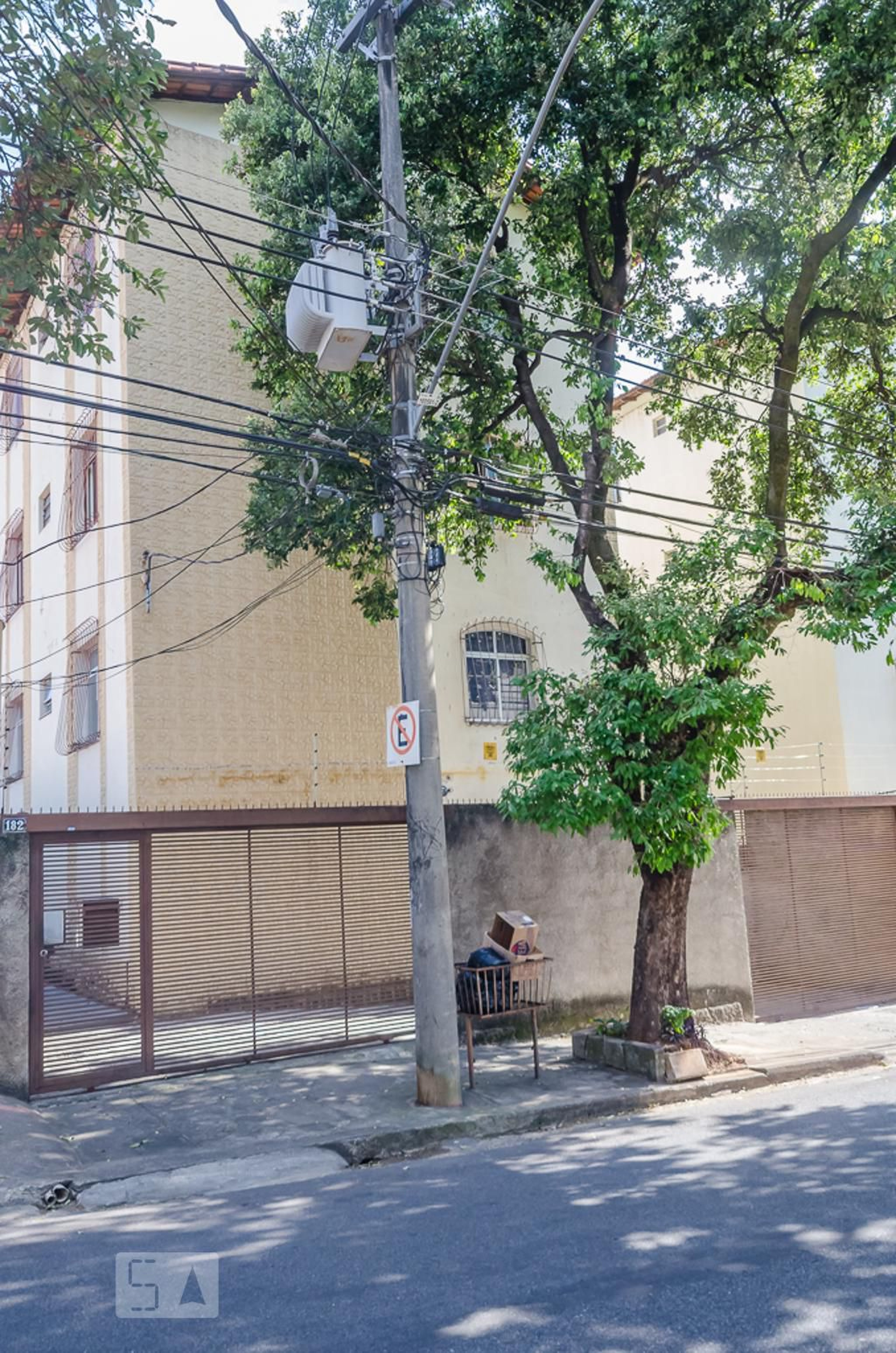 Fachada Condomínio em Rua Indiana, 182