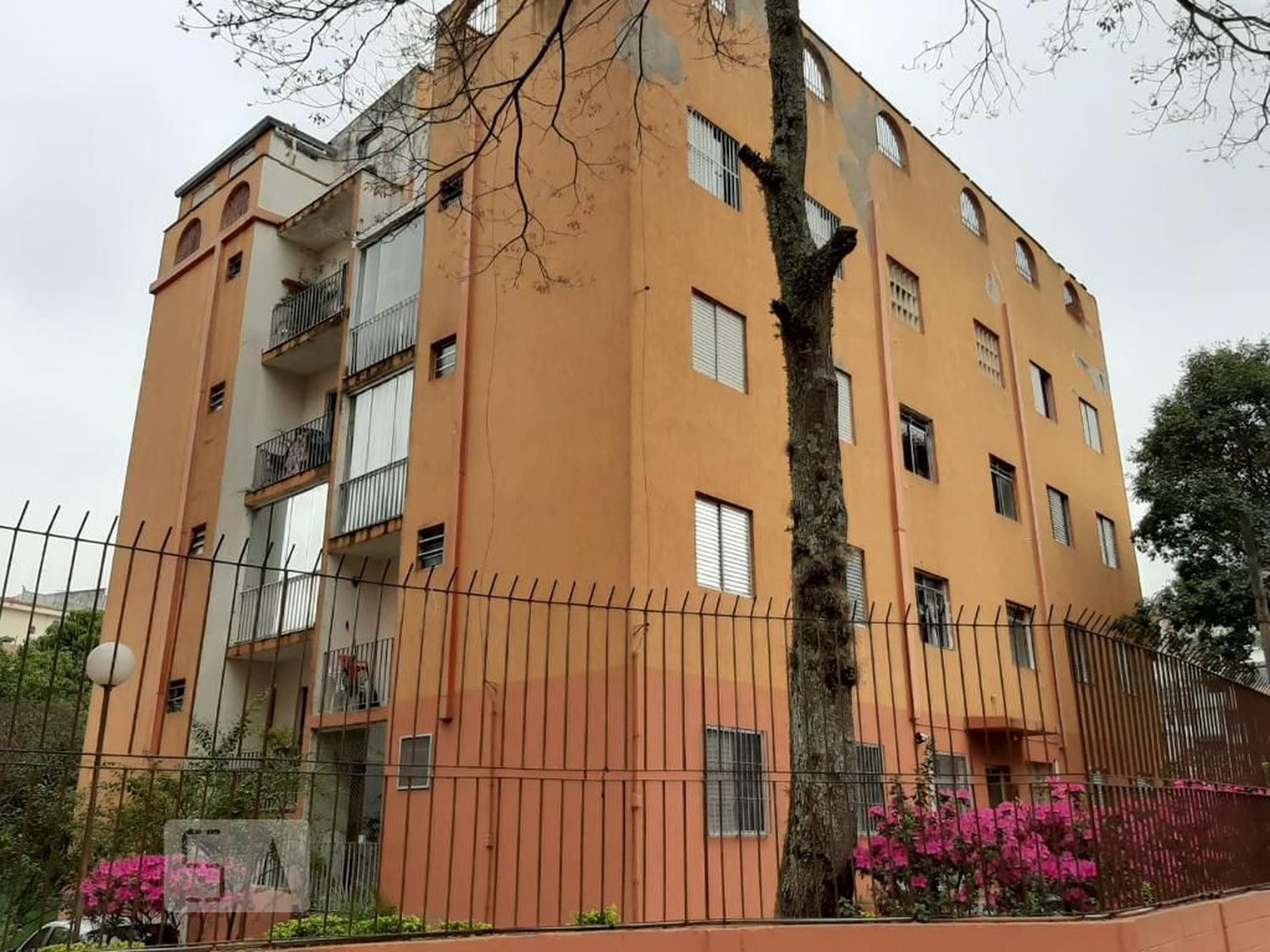 Fachada do Condomínio Condomínio Bosque das Araucárias