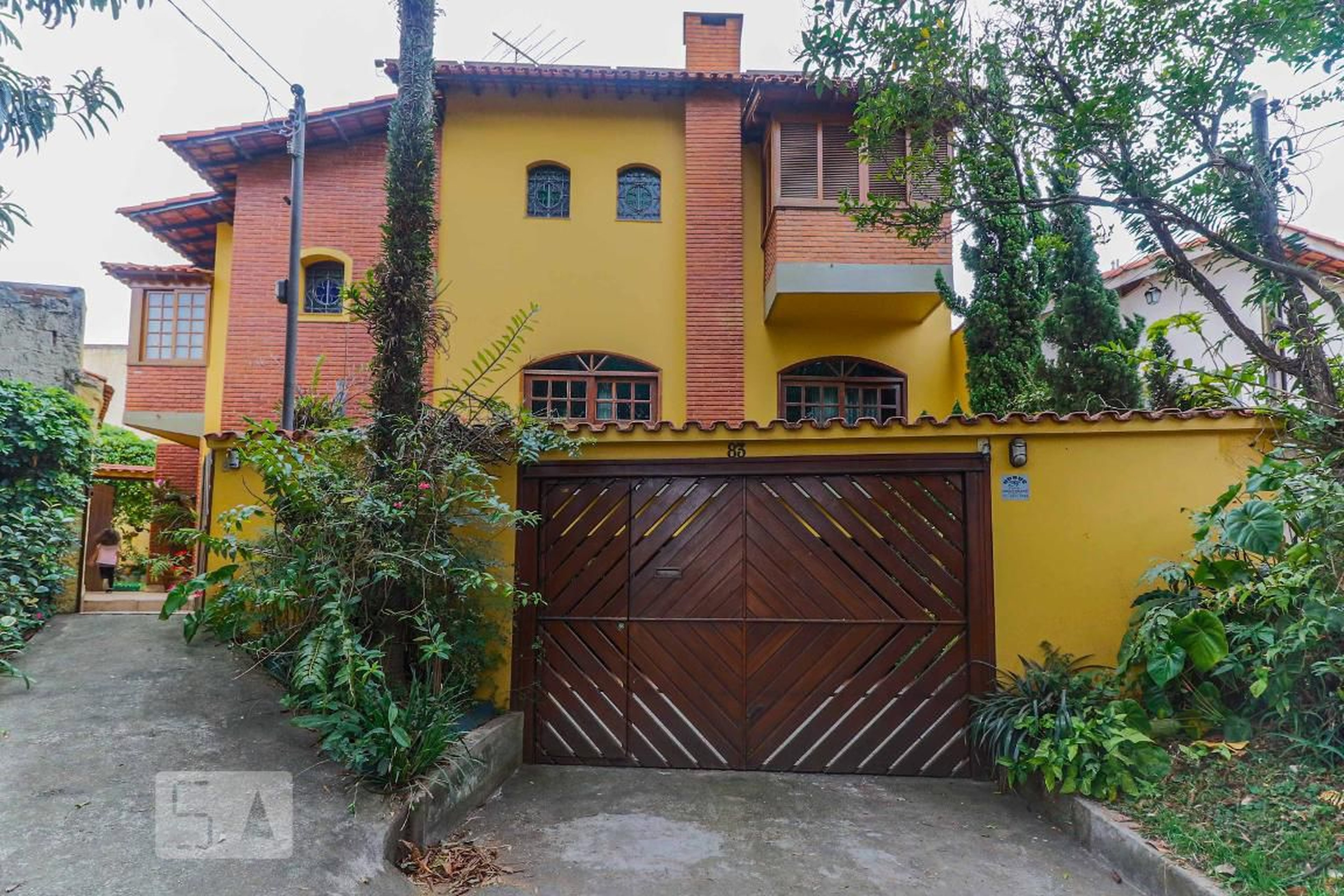 Fachada Condomínio em Rua José Zeferino Peixoto, 83