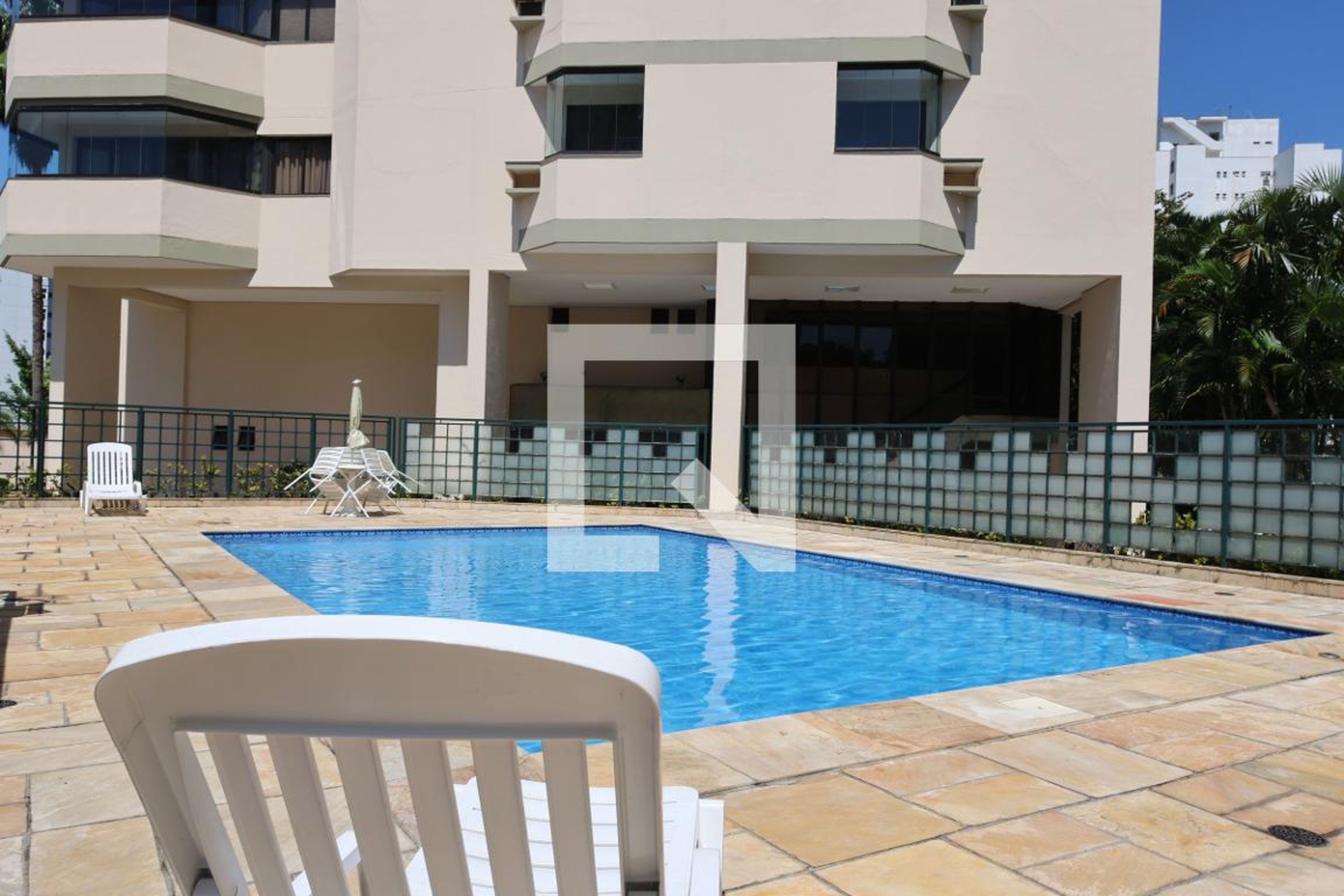 piscina - Hirondelle