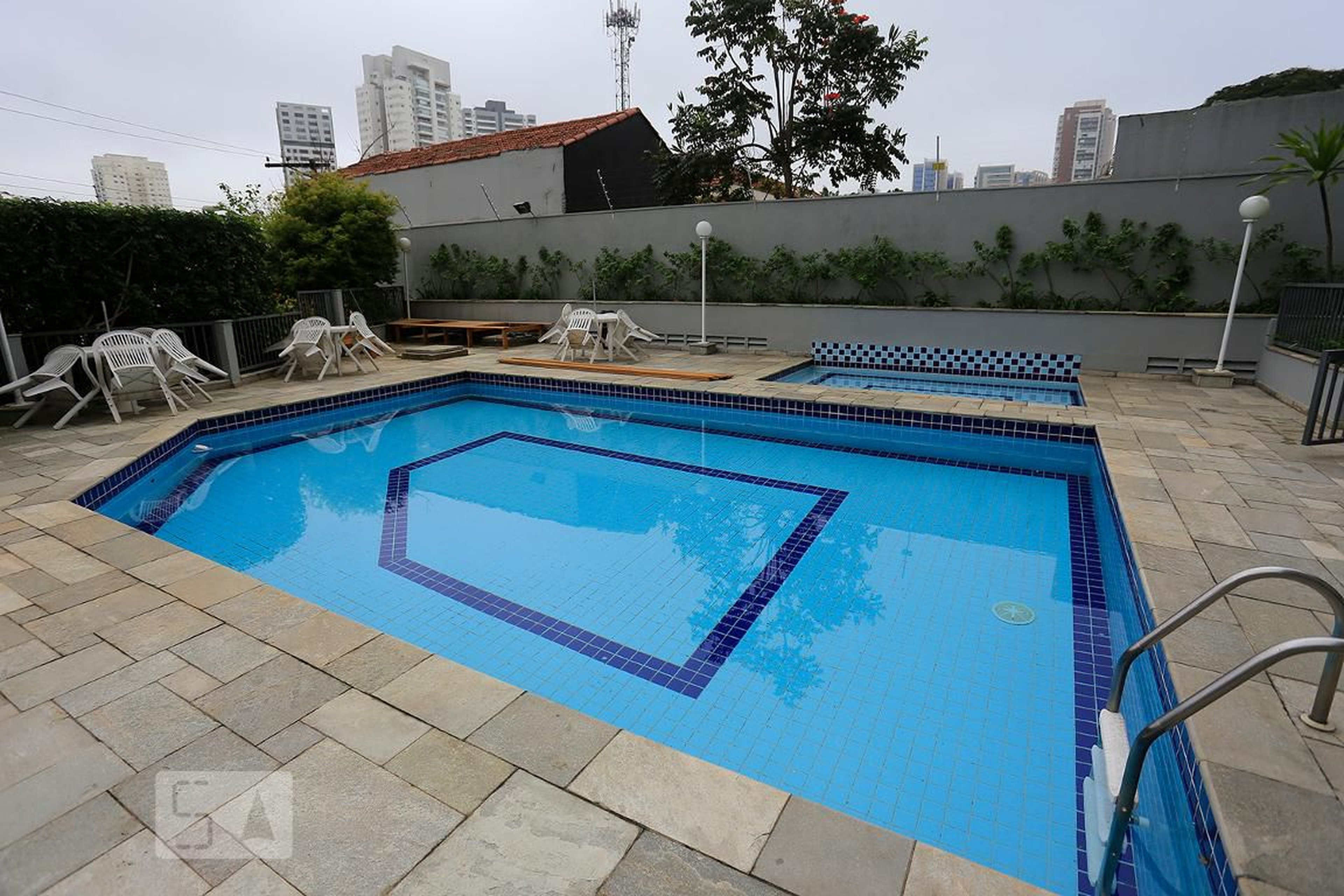 Piscina - Sempre Vivas