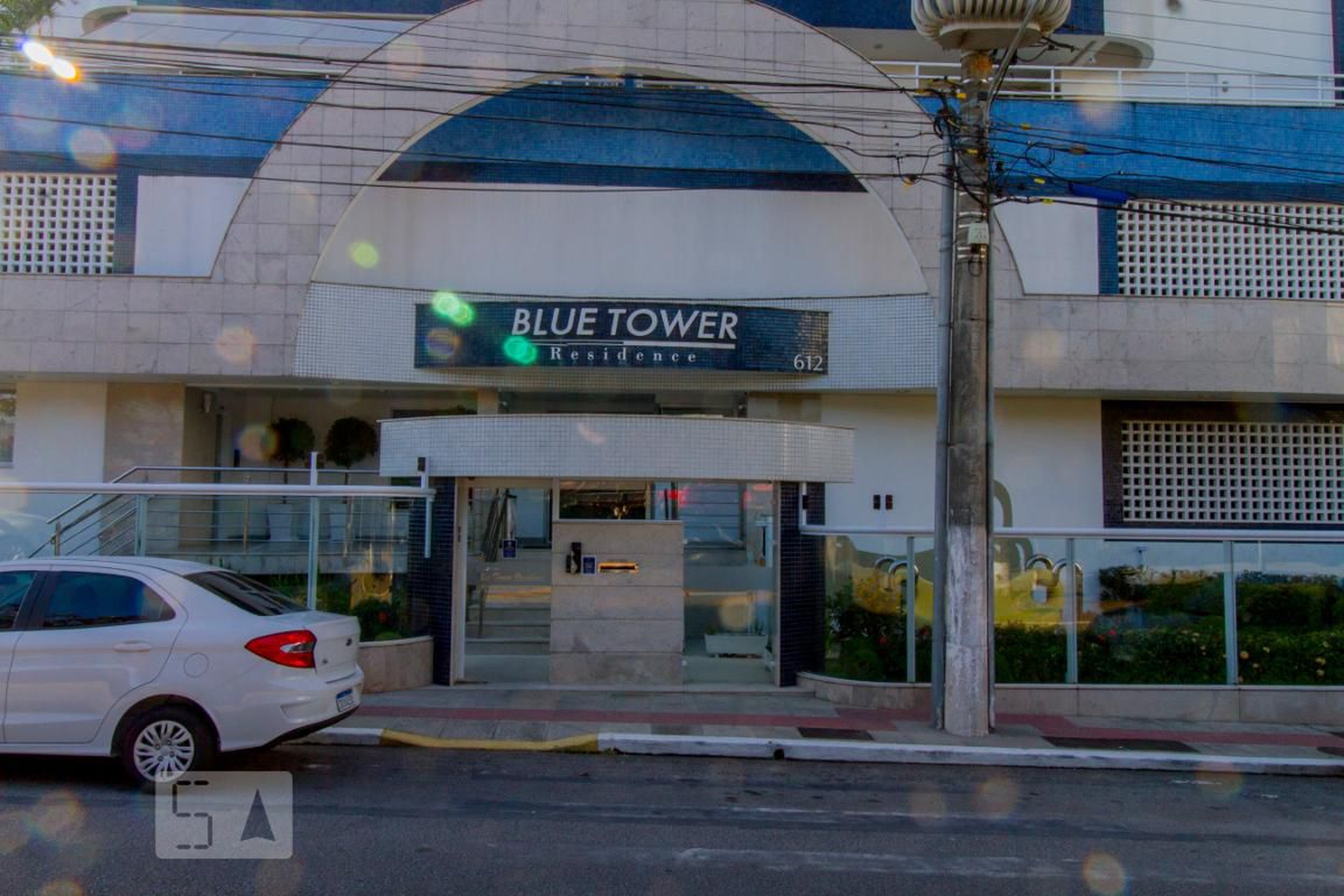 Entrada - Blue Tower