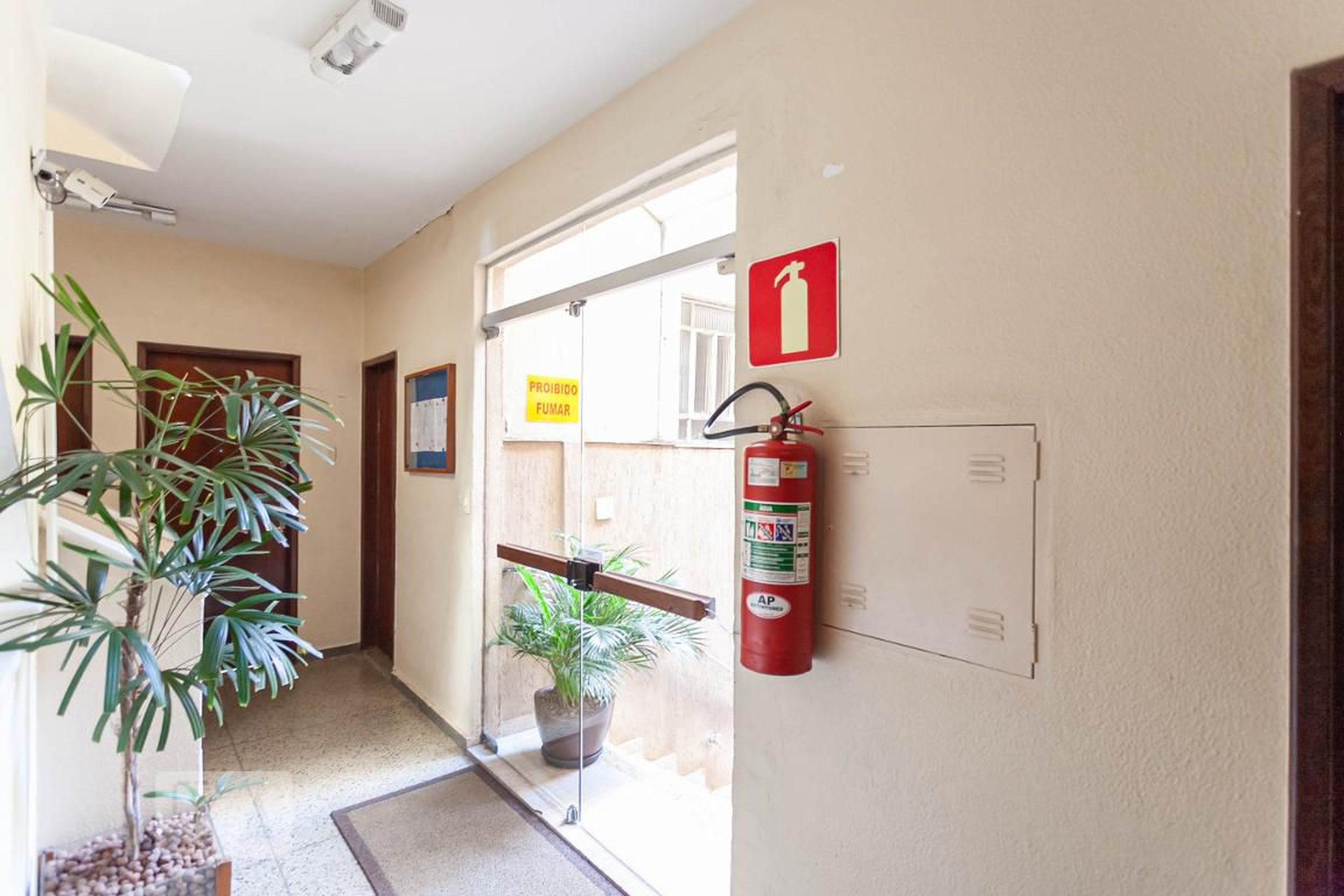 Entrada do prédio - Edifício