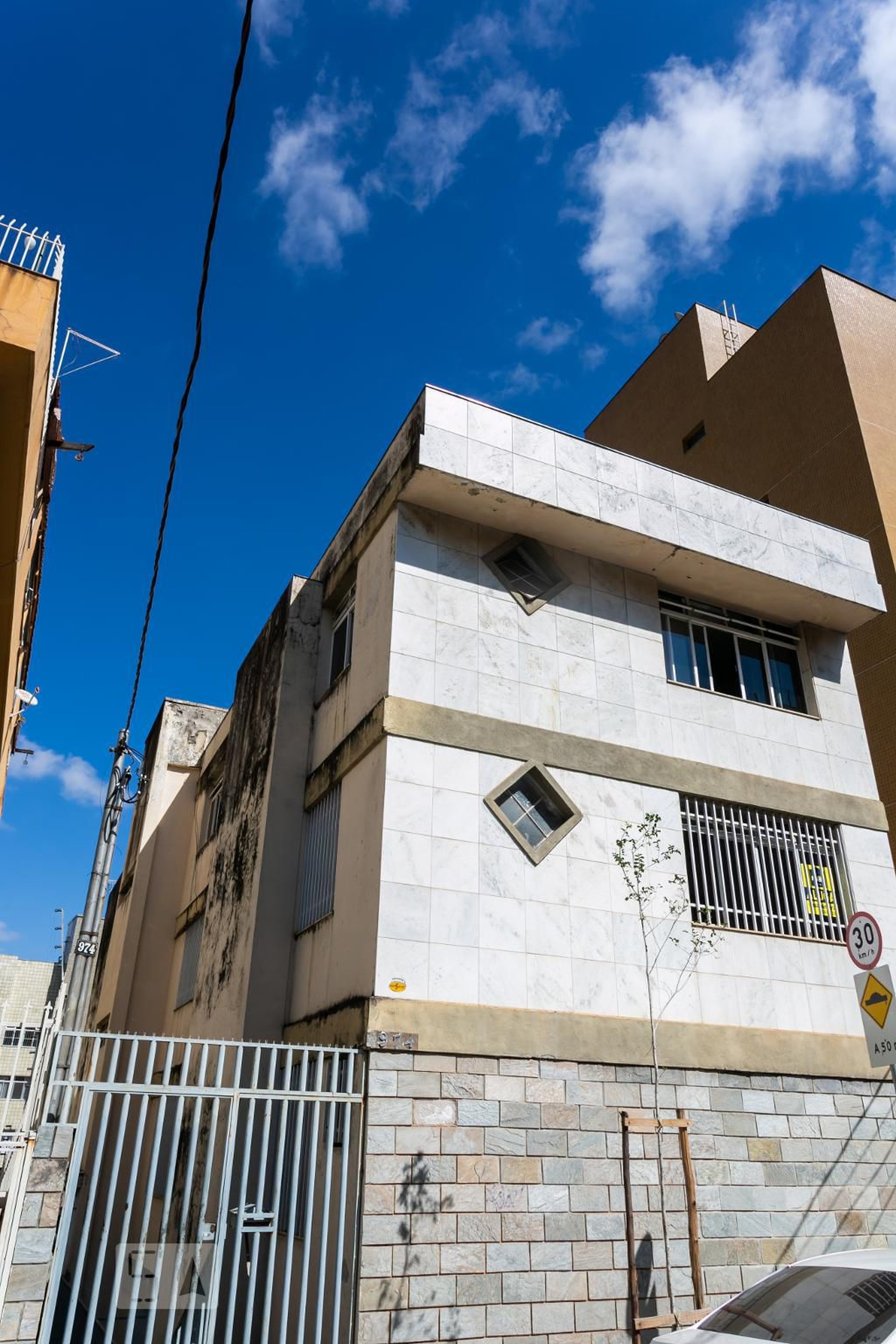 Fachada Condomínio em Rua Tabelião Ferreira de Carvalho, 974