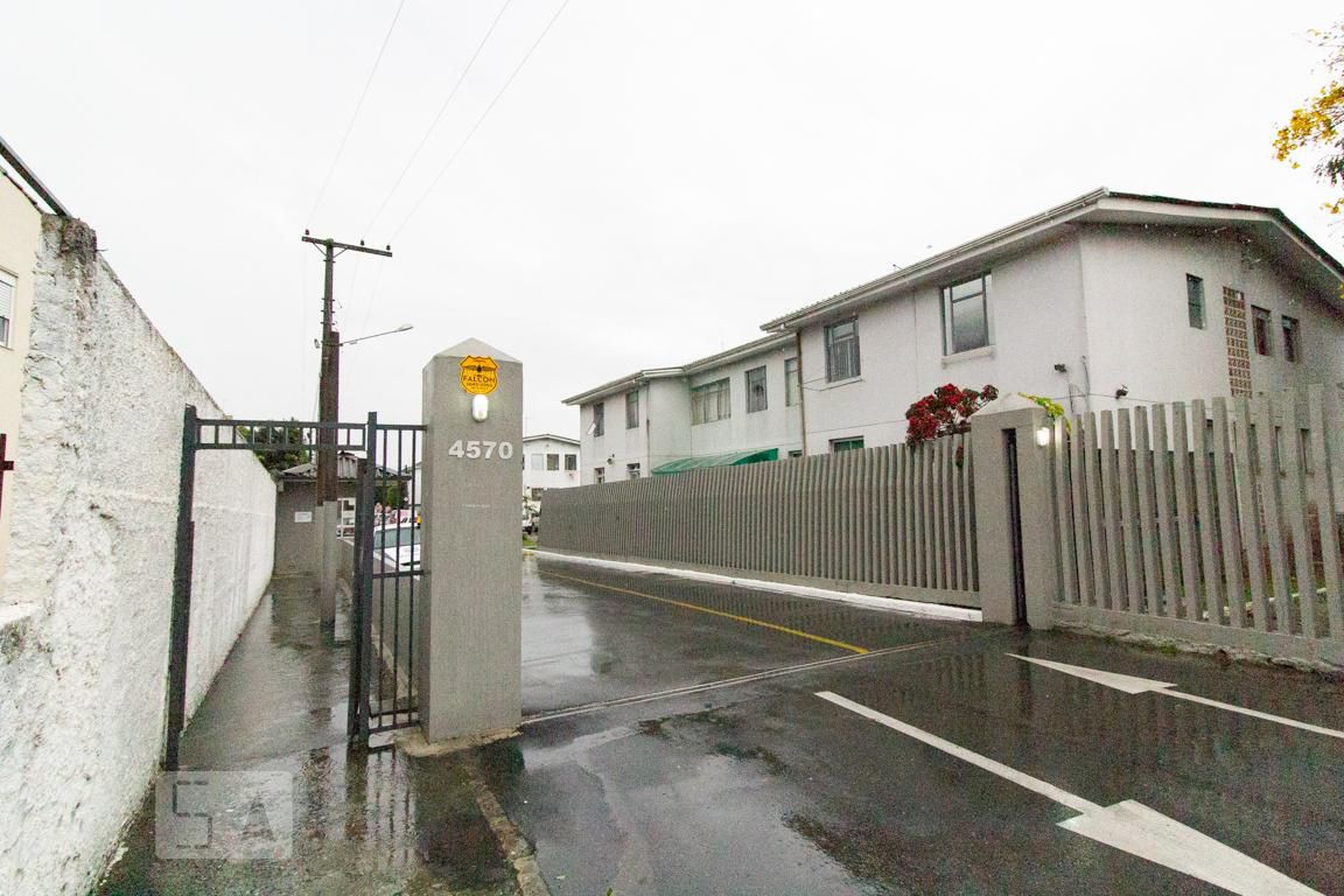 Fachada do Condomínio Condomínio Campo Comprido