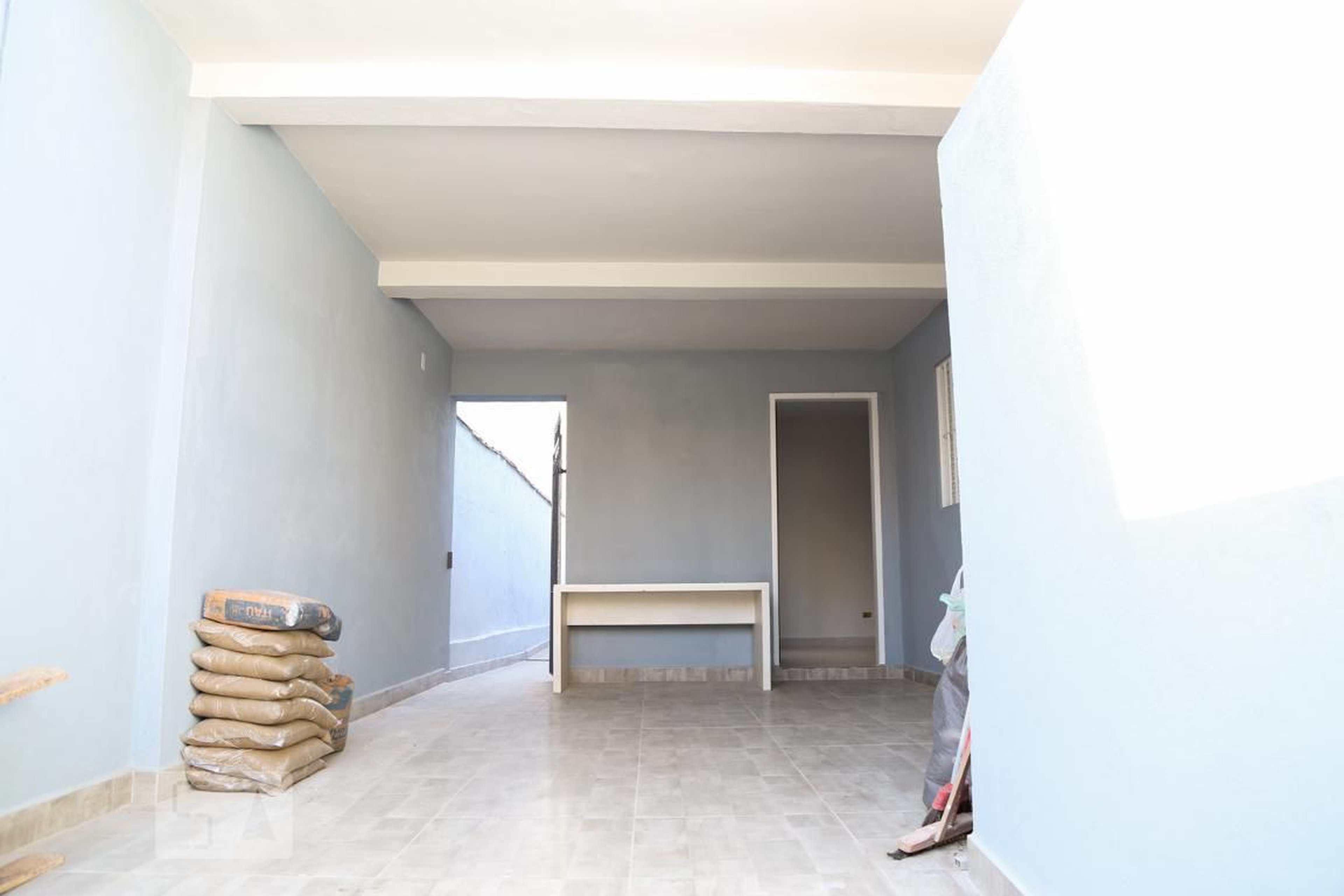 Fachada Condomínio em Rua Arantes Nogueira, 93