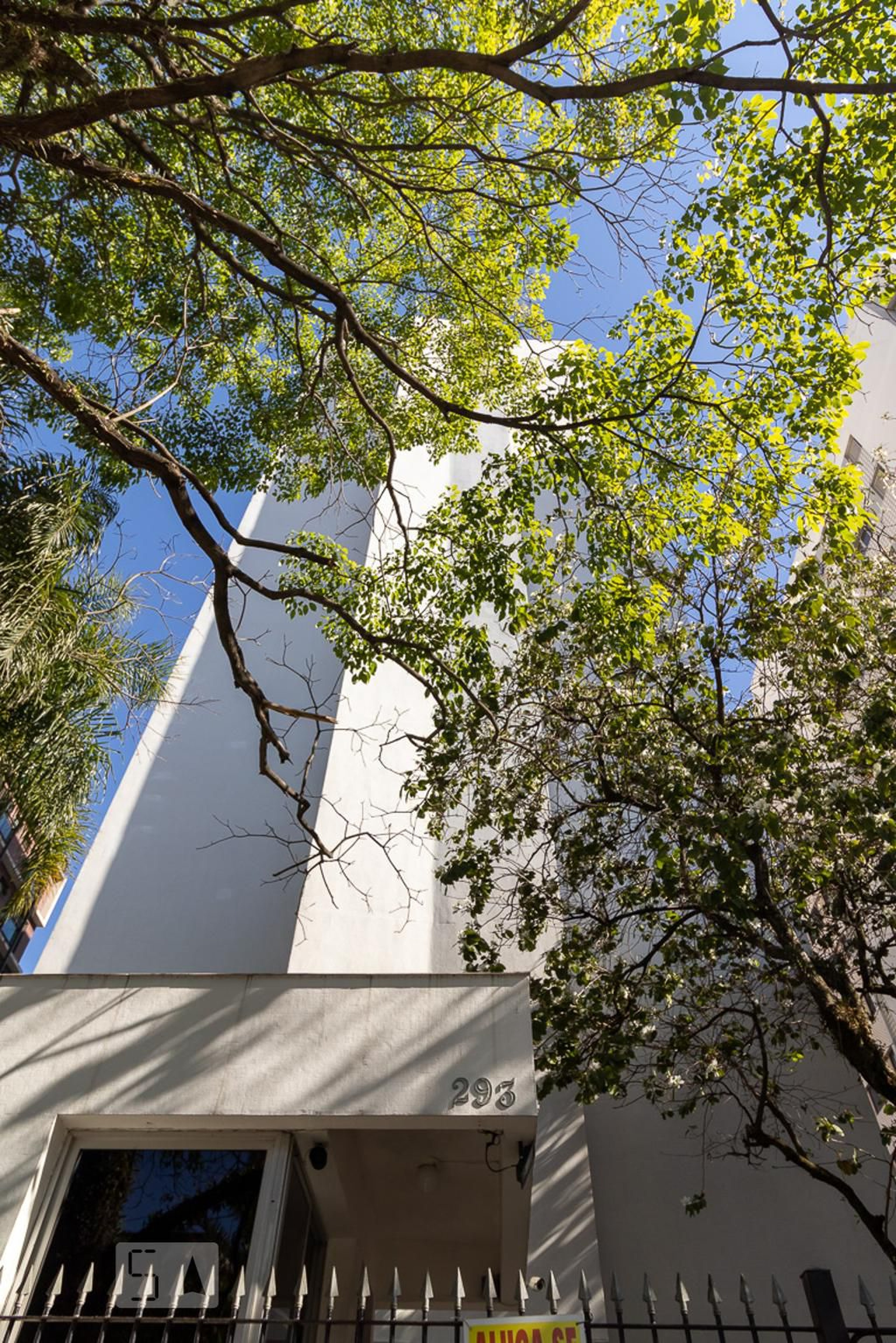 Fachada Condomínio em Rua Paracuê, 193