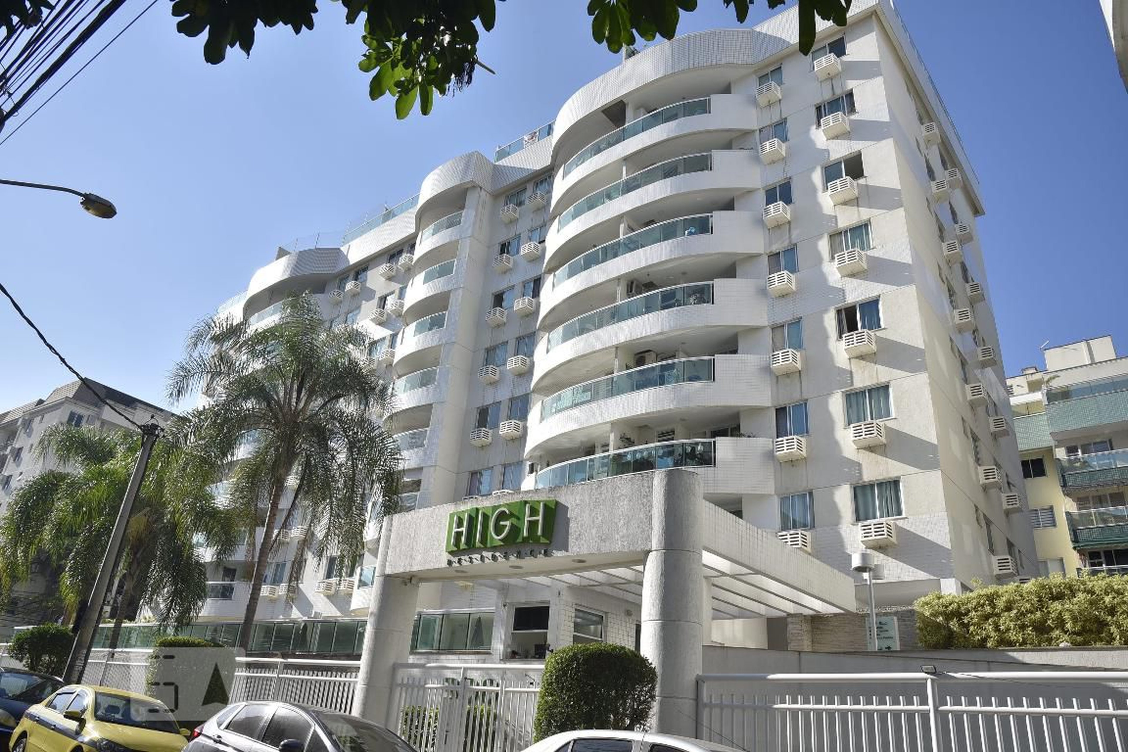 Fachada do Condomínio Condomínio High