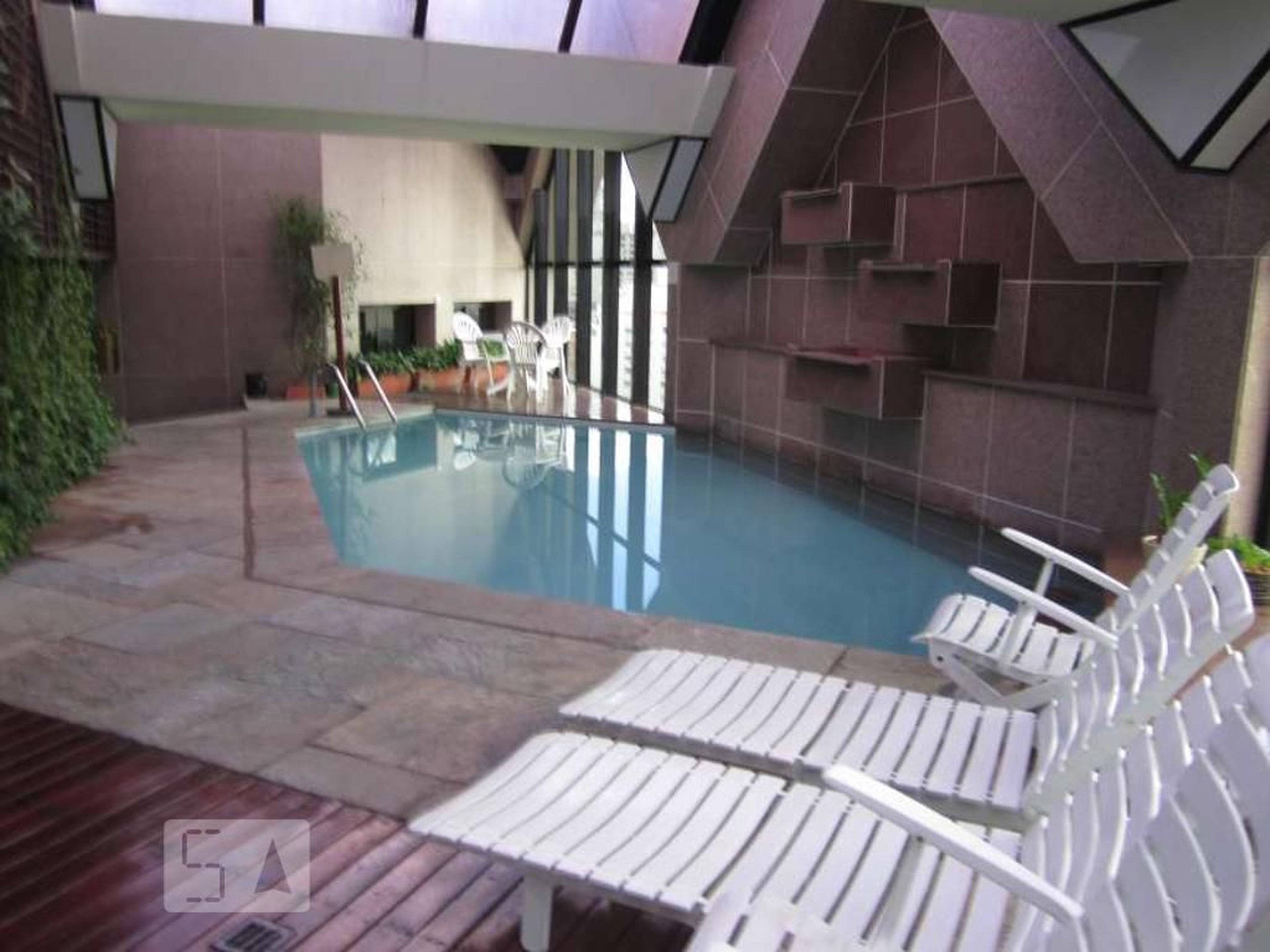 Piscina Condomínio Golden Tower Residence