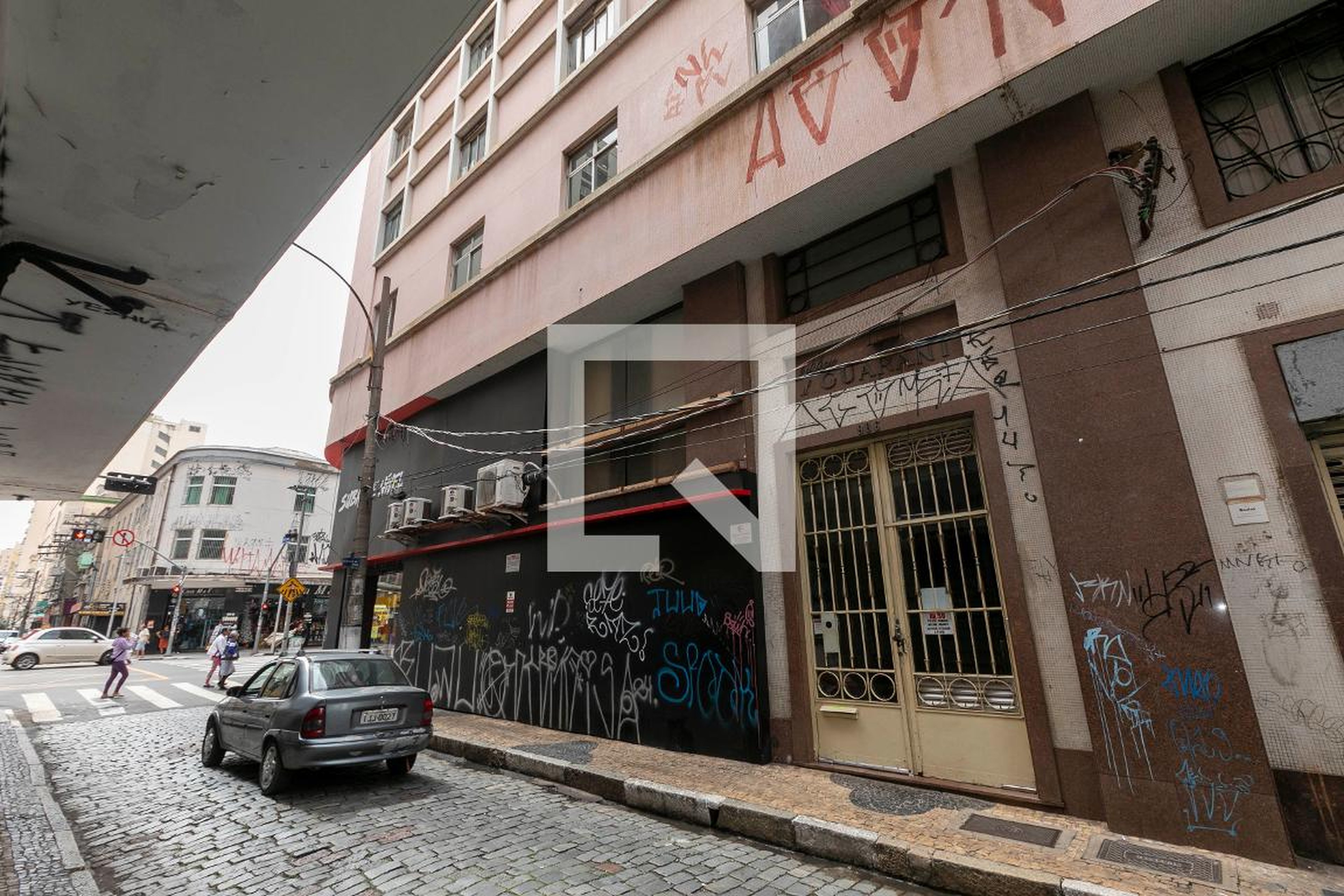 Fachada Condomínio em Rua Bernardino de Campos, 986