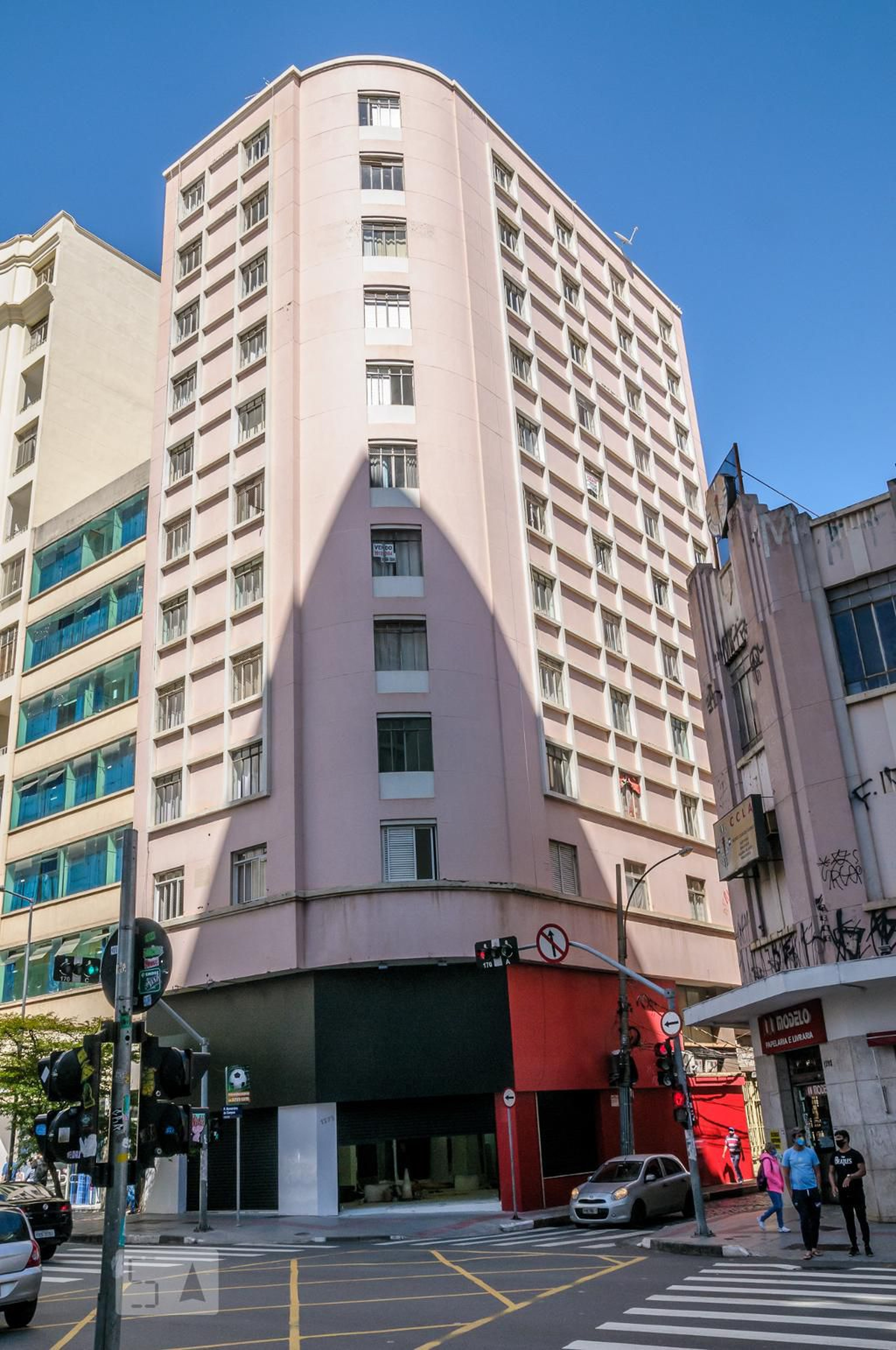 Fachada do Prédio Condomínio em Rua Bernardino de Campos, 986