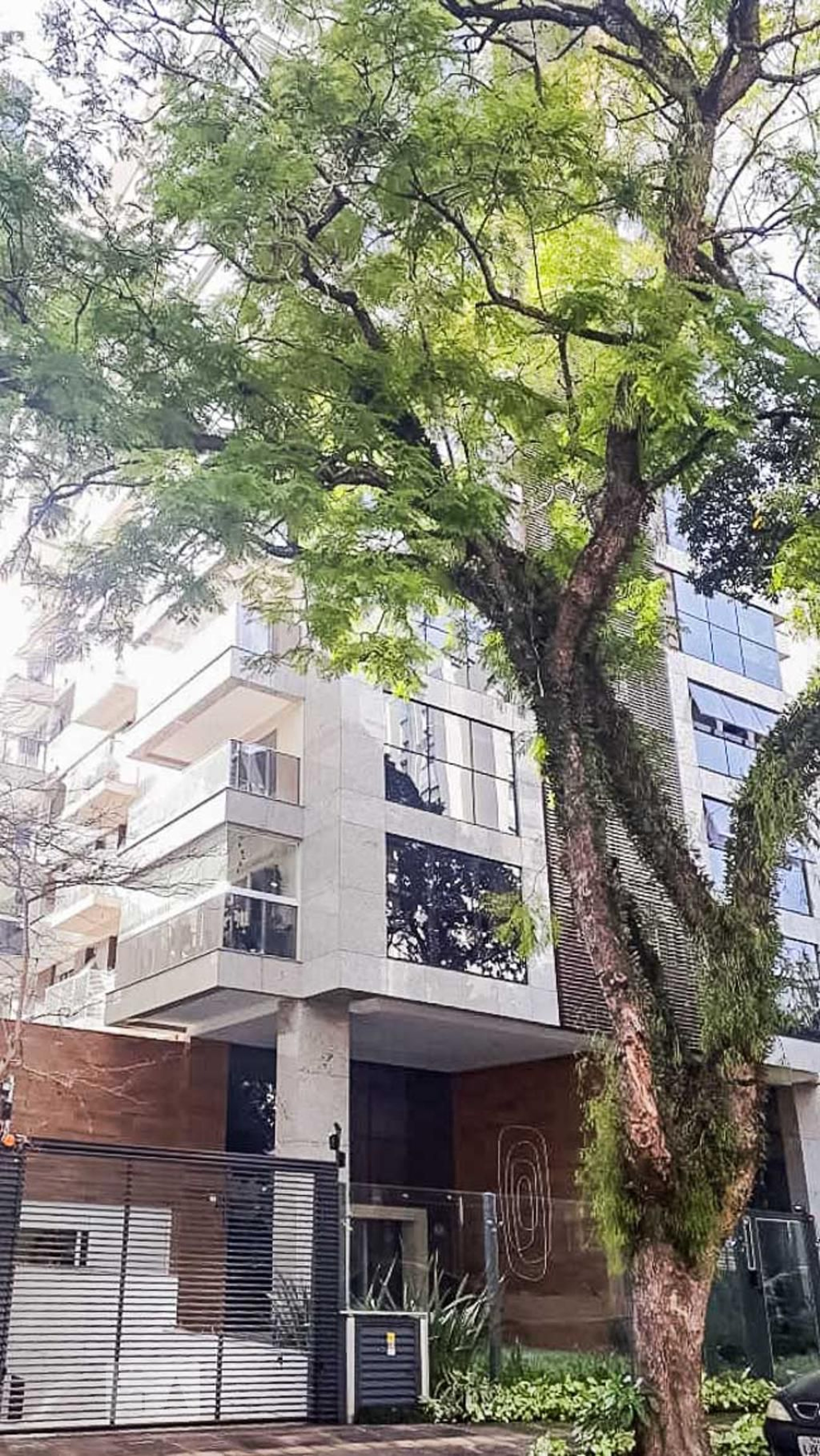 Fachada Condomínio em Rua Vieira de Castro, 270