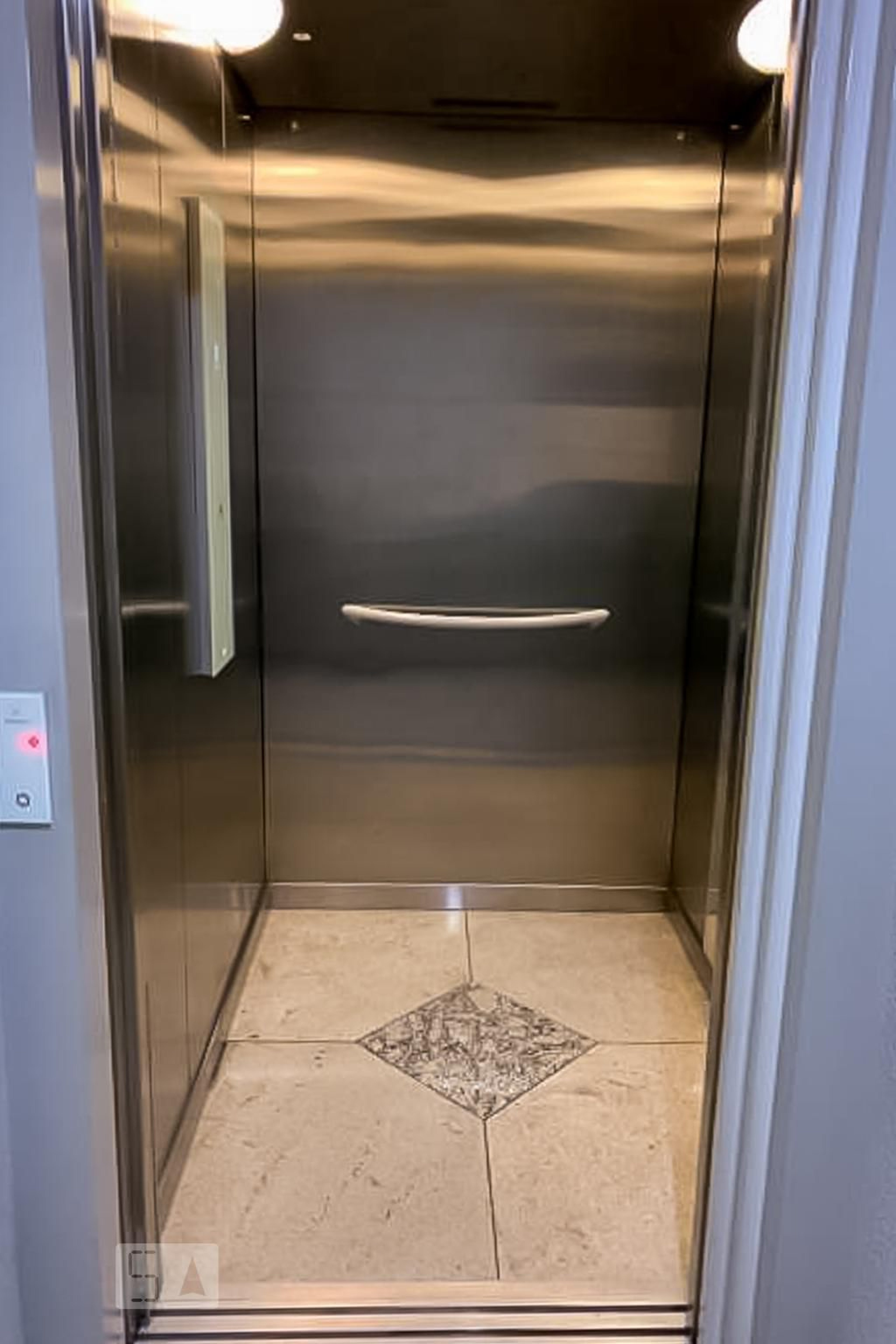 Elevador Condomínio em Rua Folha da Tarde, 74