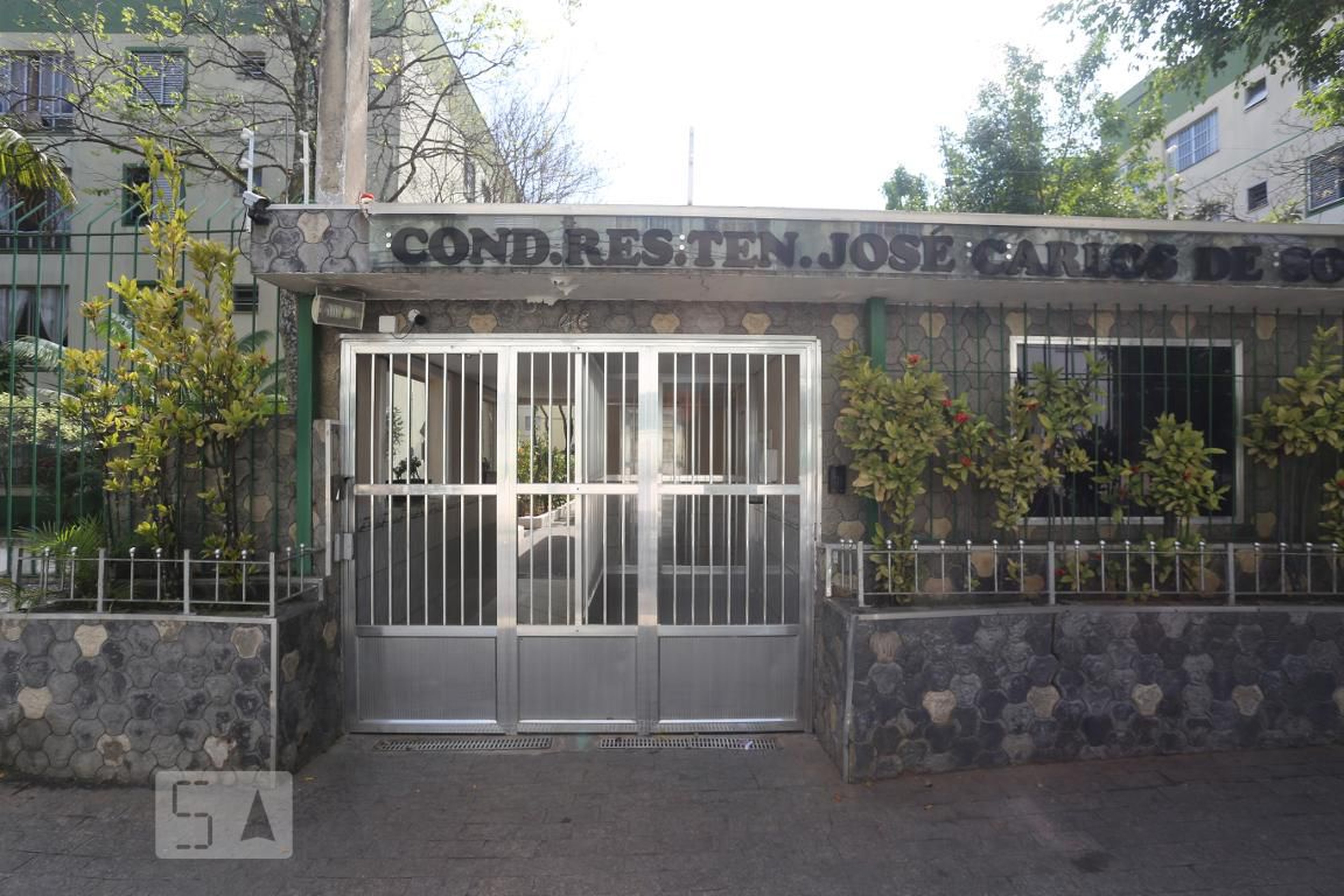 Fachada do Condomínio Condomínio em Rua Amoreira, 46