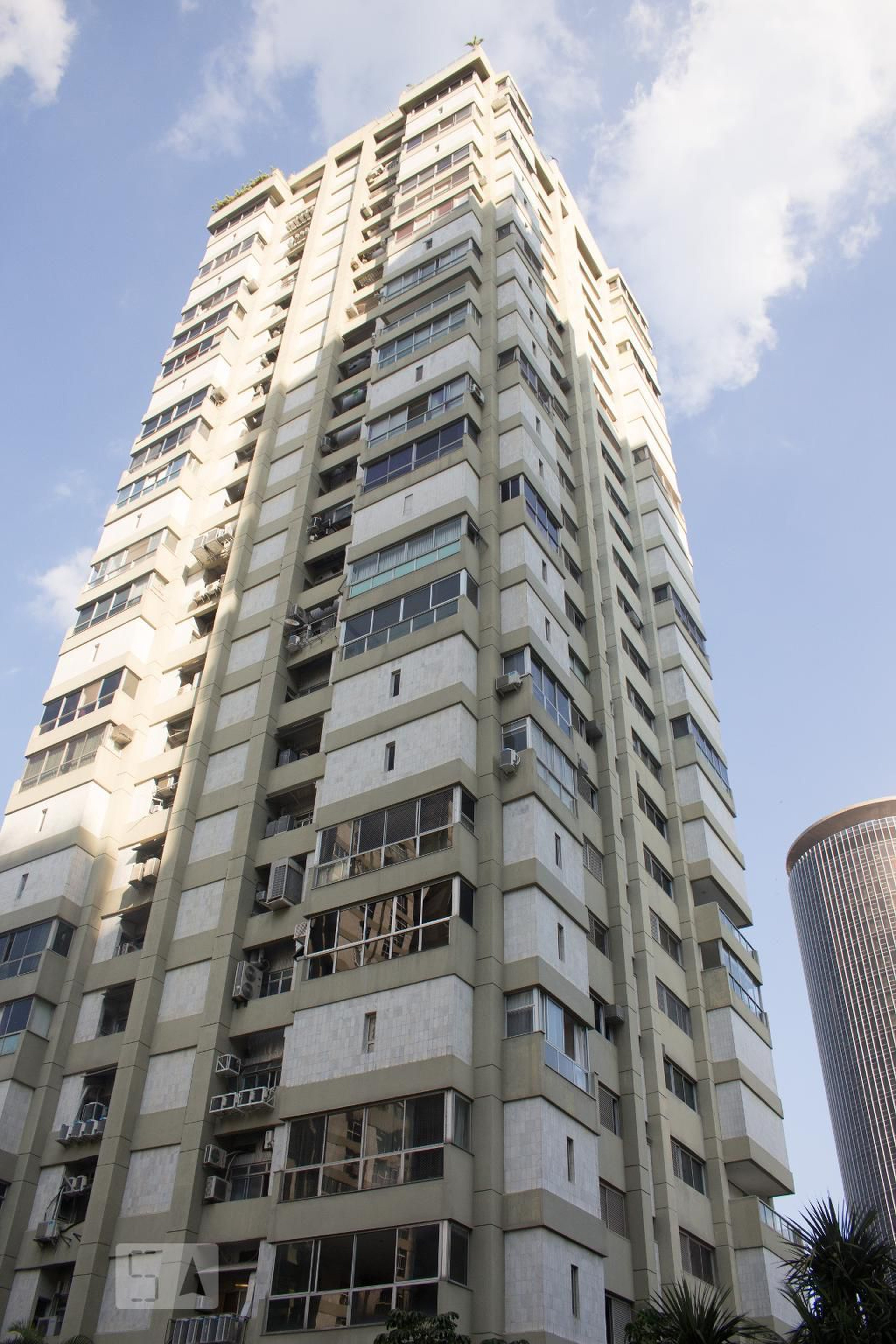 Fachada do Prédio Condomínio em Avenida Aquarela do Brasil, 681