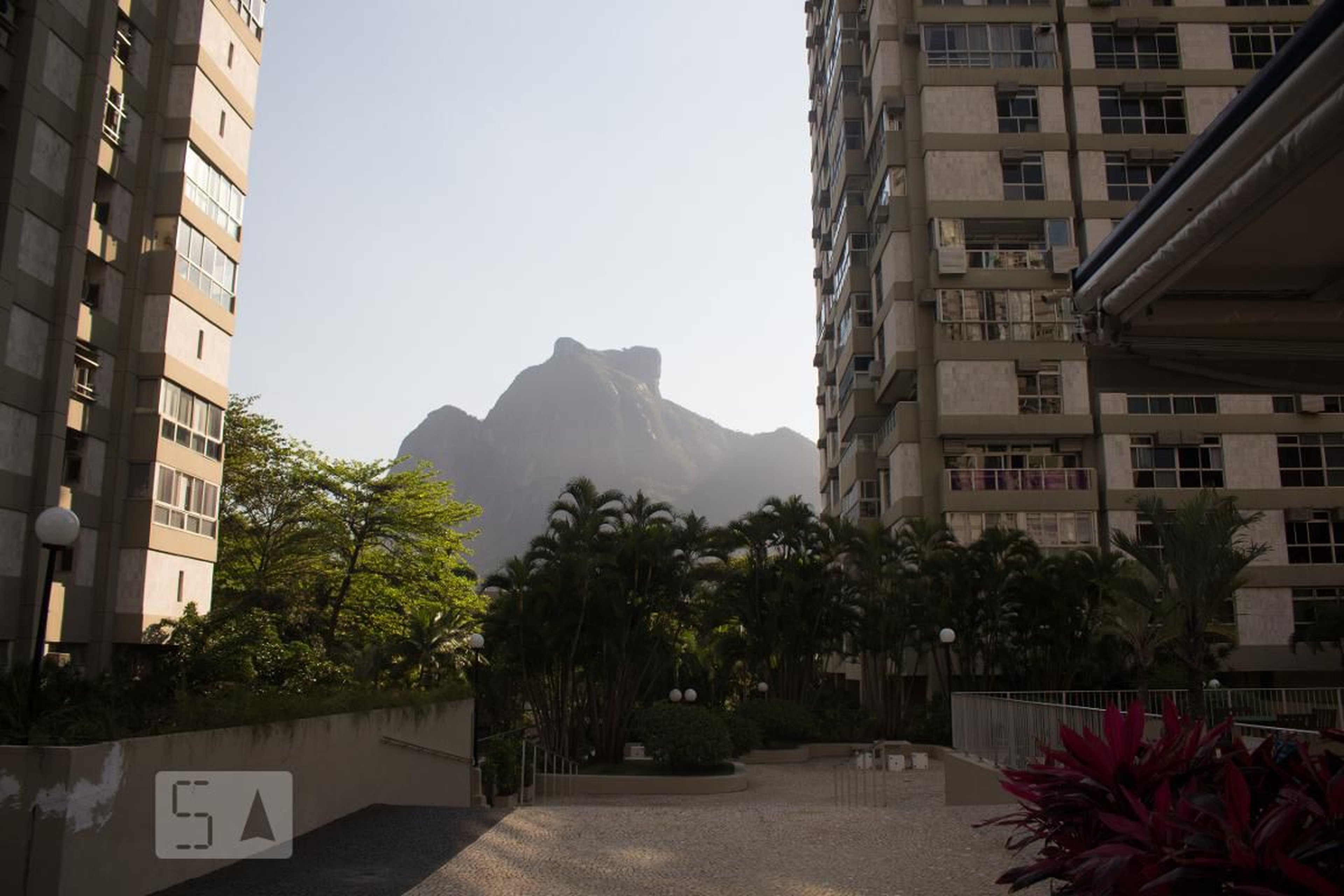 Fachada do Condomínio Condomínio em Avenida Aquarela do Brasil, 681