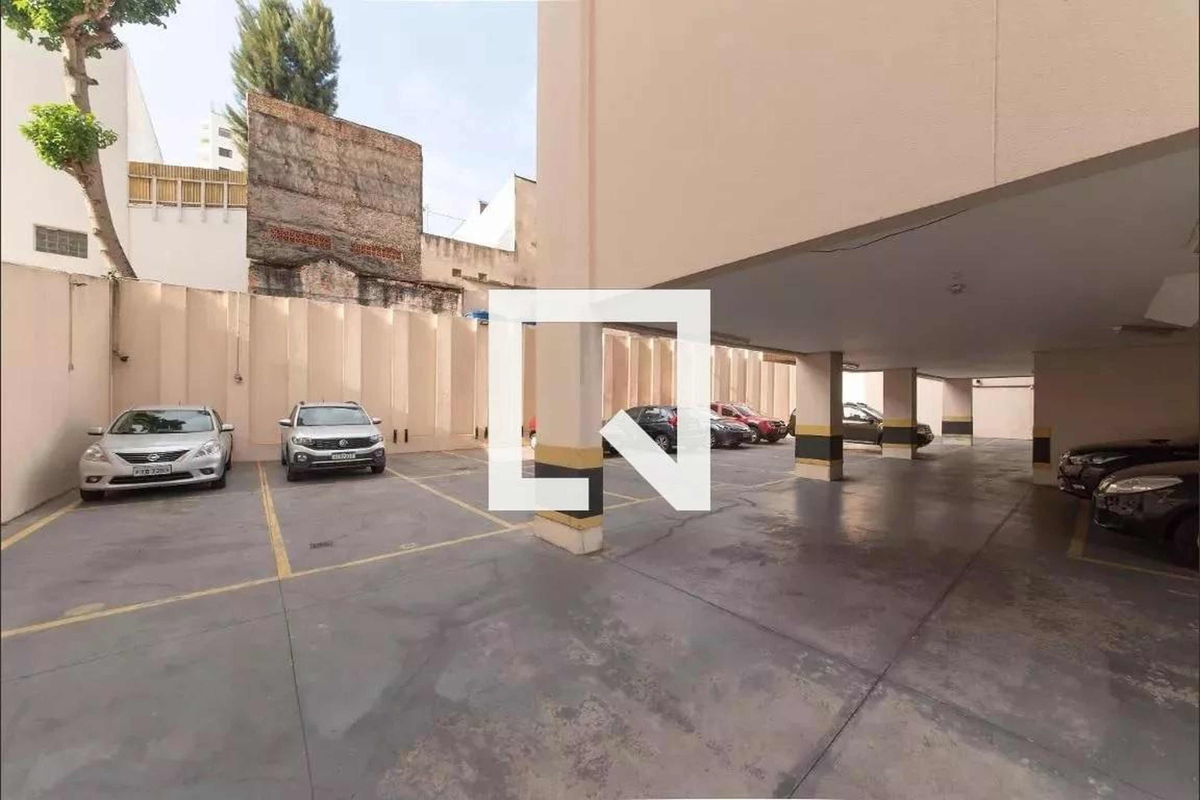 Estacionamento - Edifício Plaza de Castillia