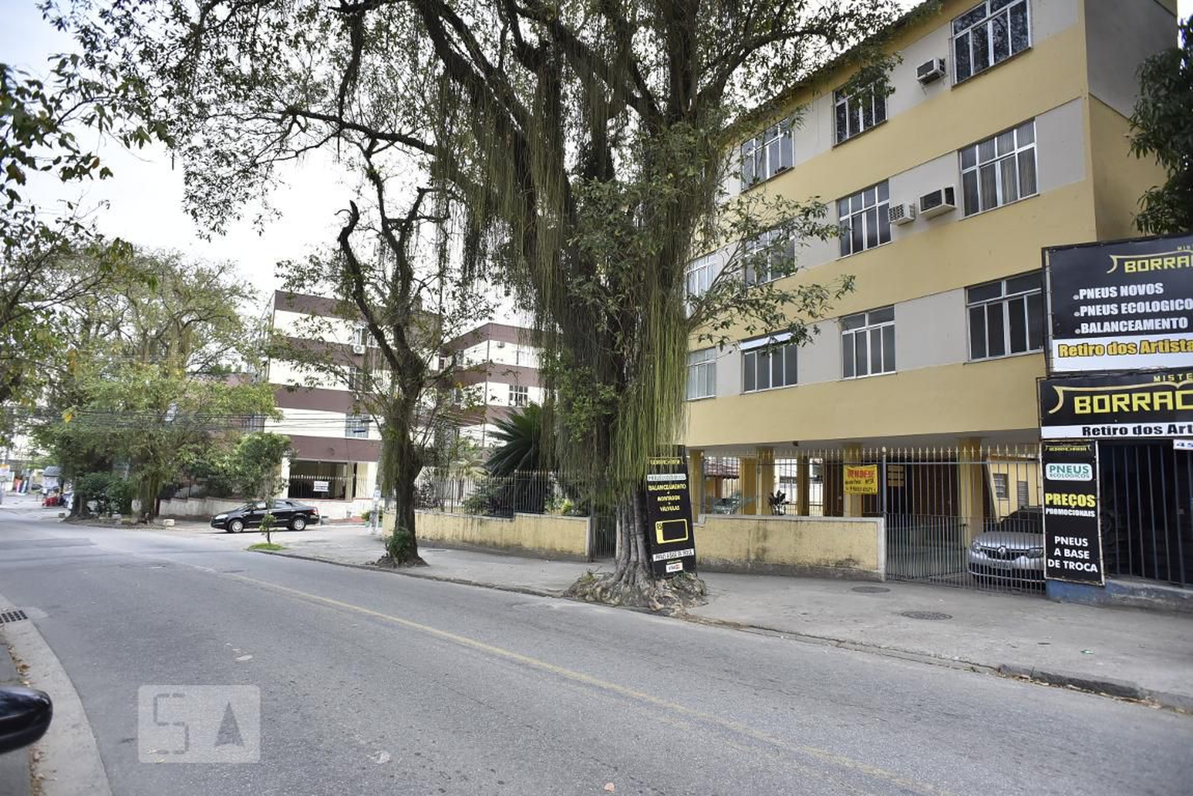 Fachada Condomínio Retiro dos Artistas 470