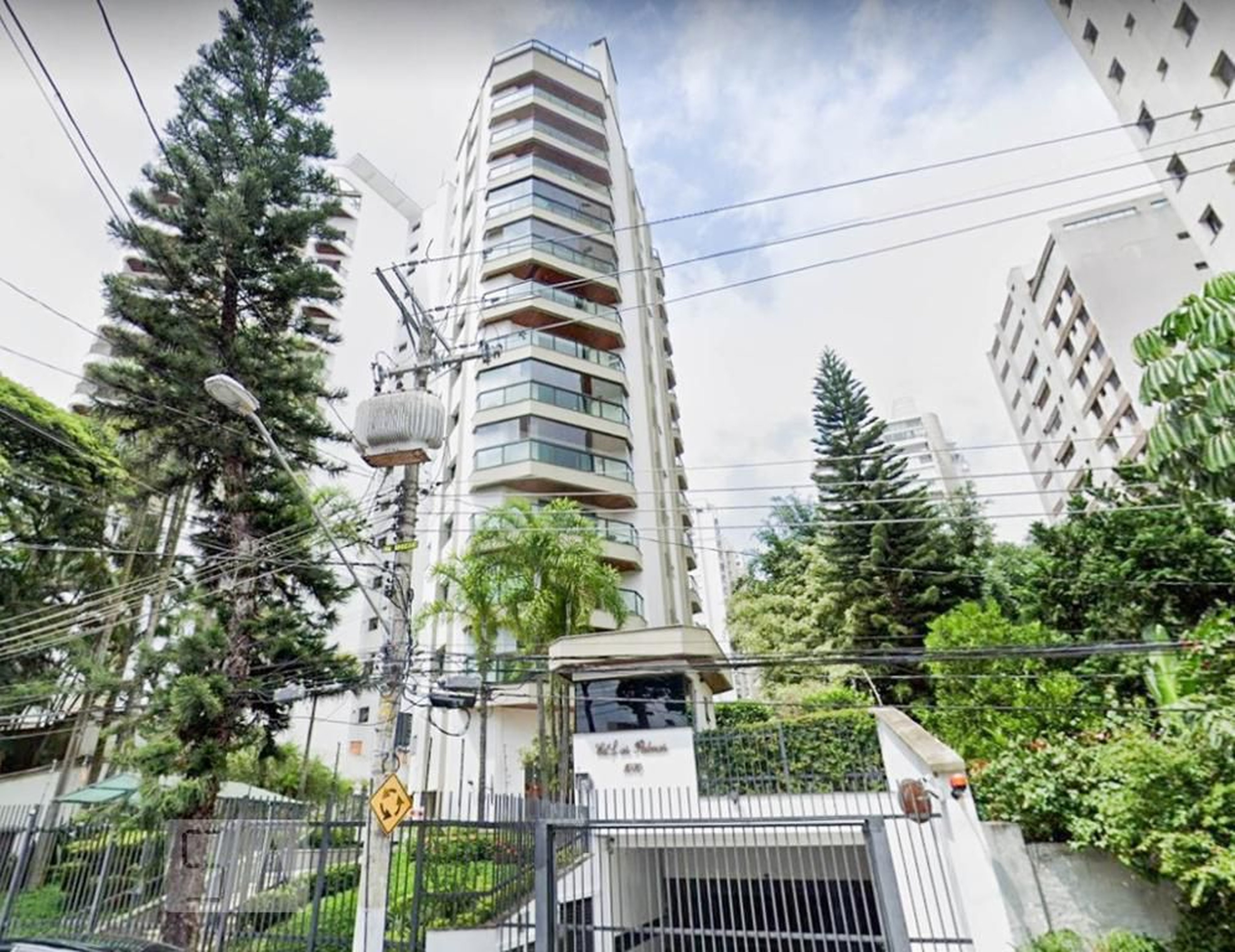 Fachada do Condomínio Condomínio Las Palmas