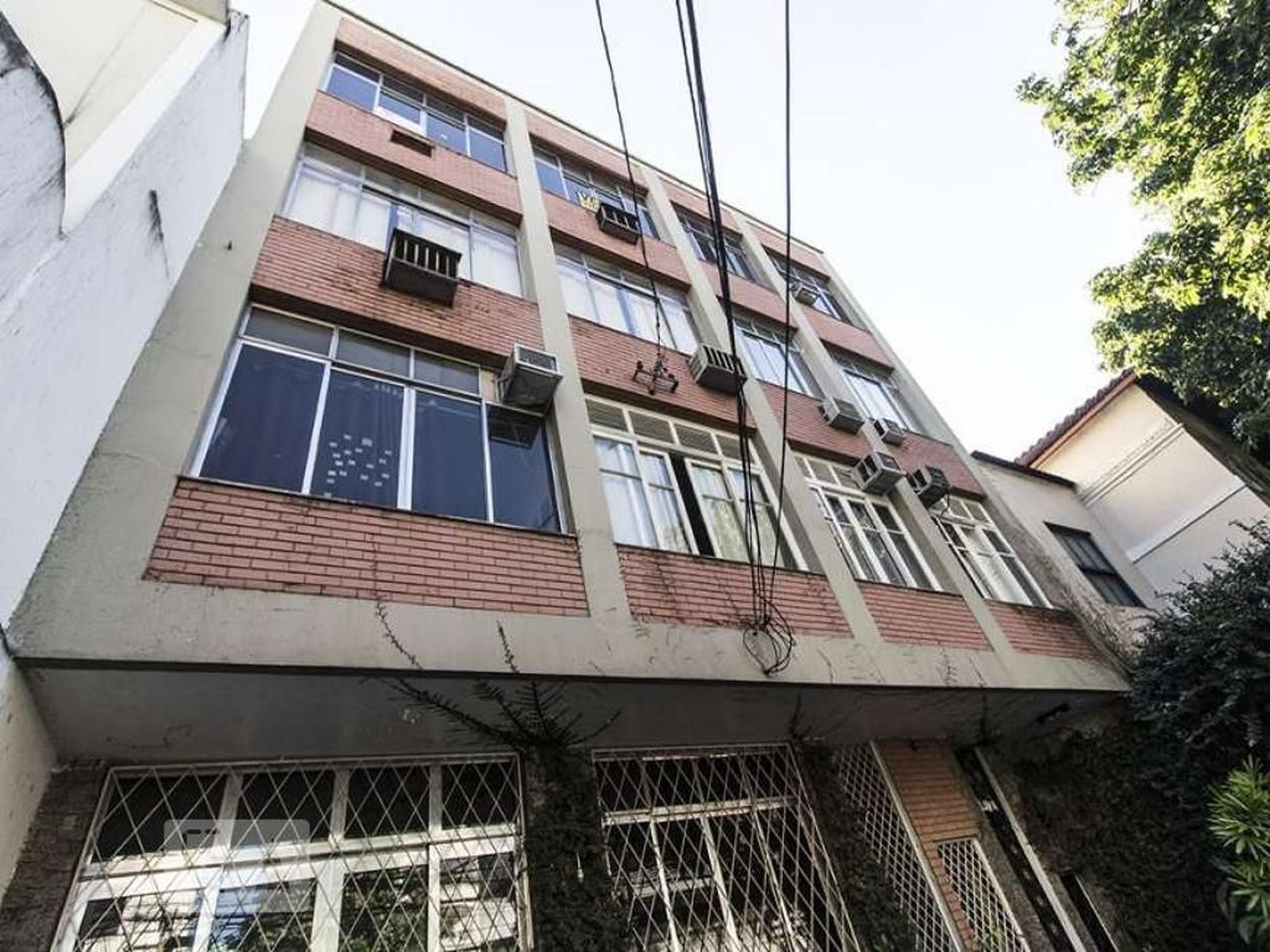 Fachada do Prédio Condomínio em Rua Jardim Botânico, 106