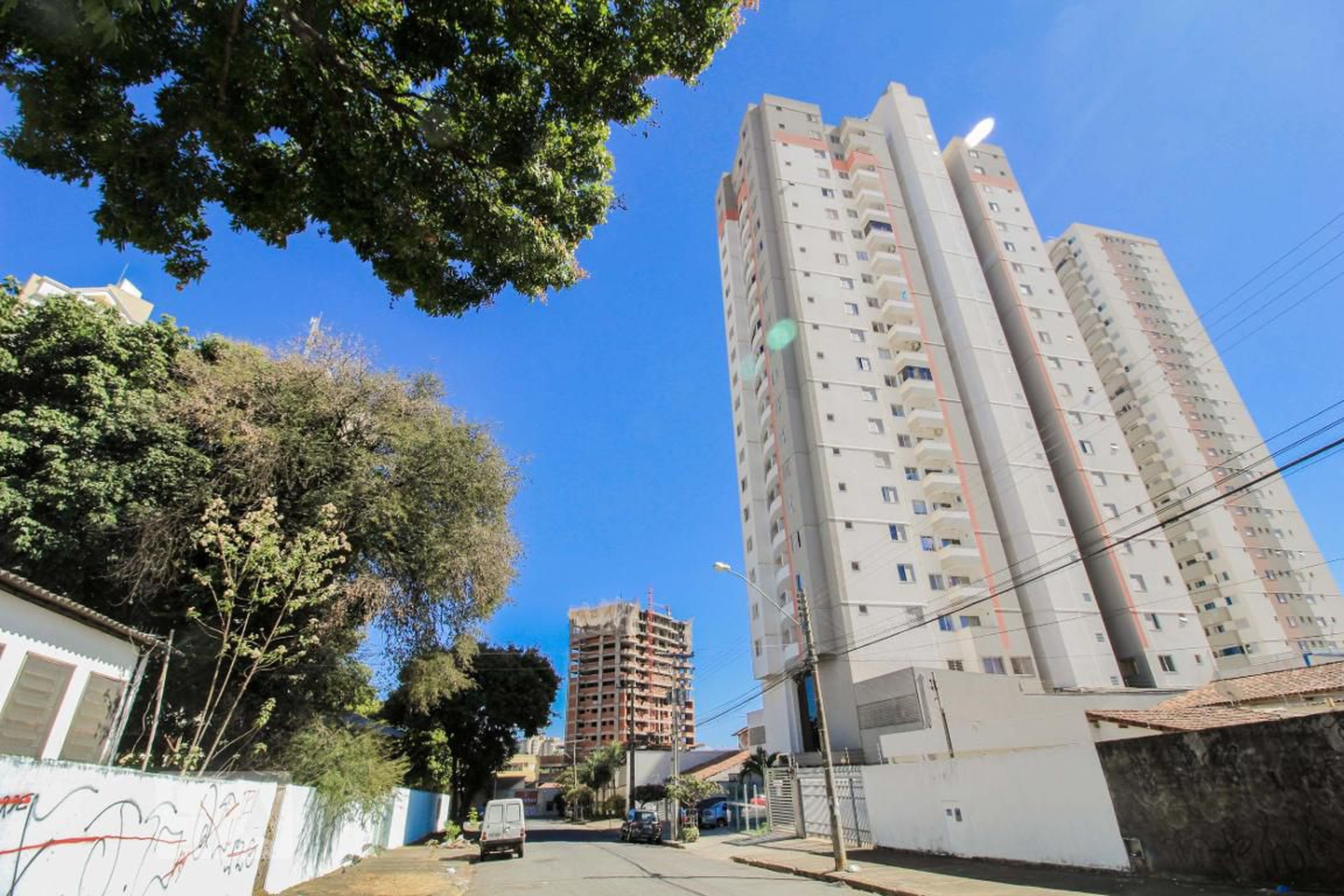 Fachada do Condomínio Condomínio em Rua 254, 254