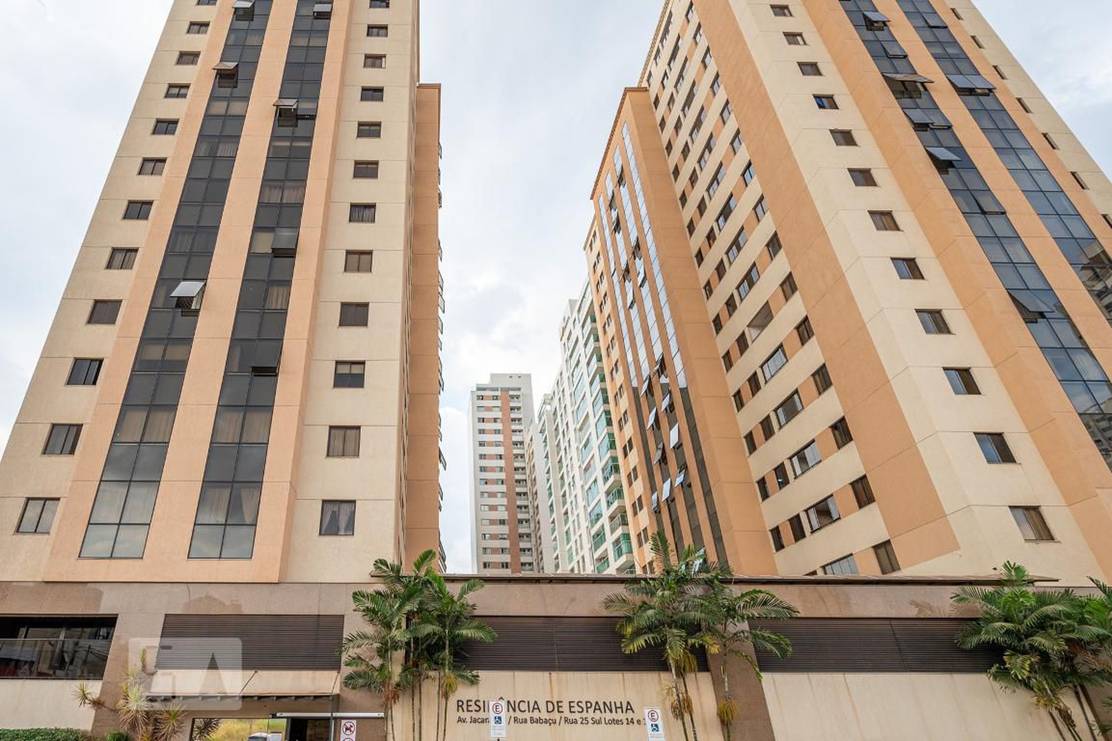 Fachada Condomínio Residencia de Espanha
