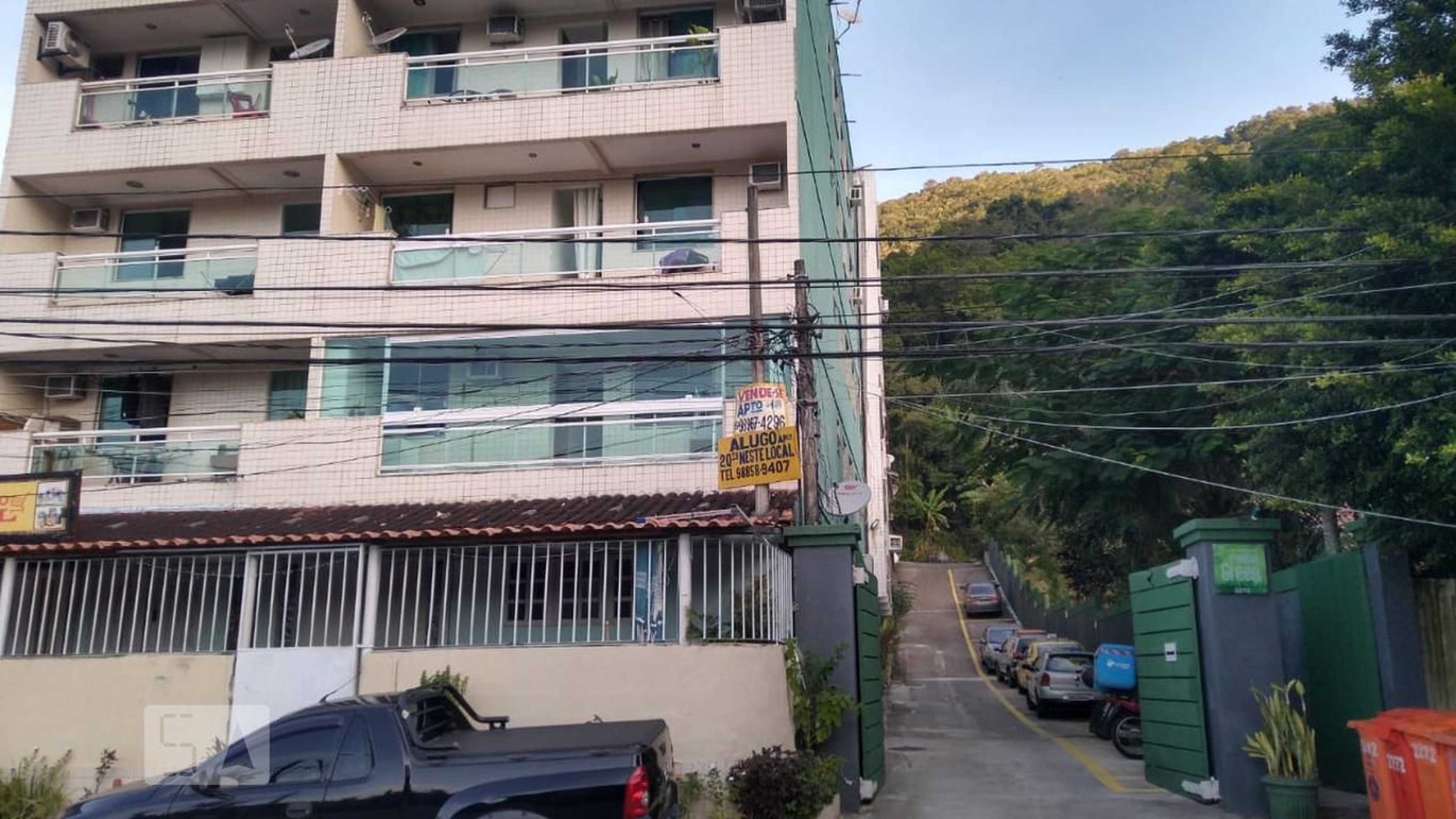 Fachada do Prédio Condomínio em Estrada do Pontal, 2272