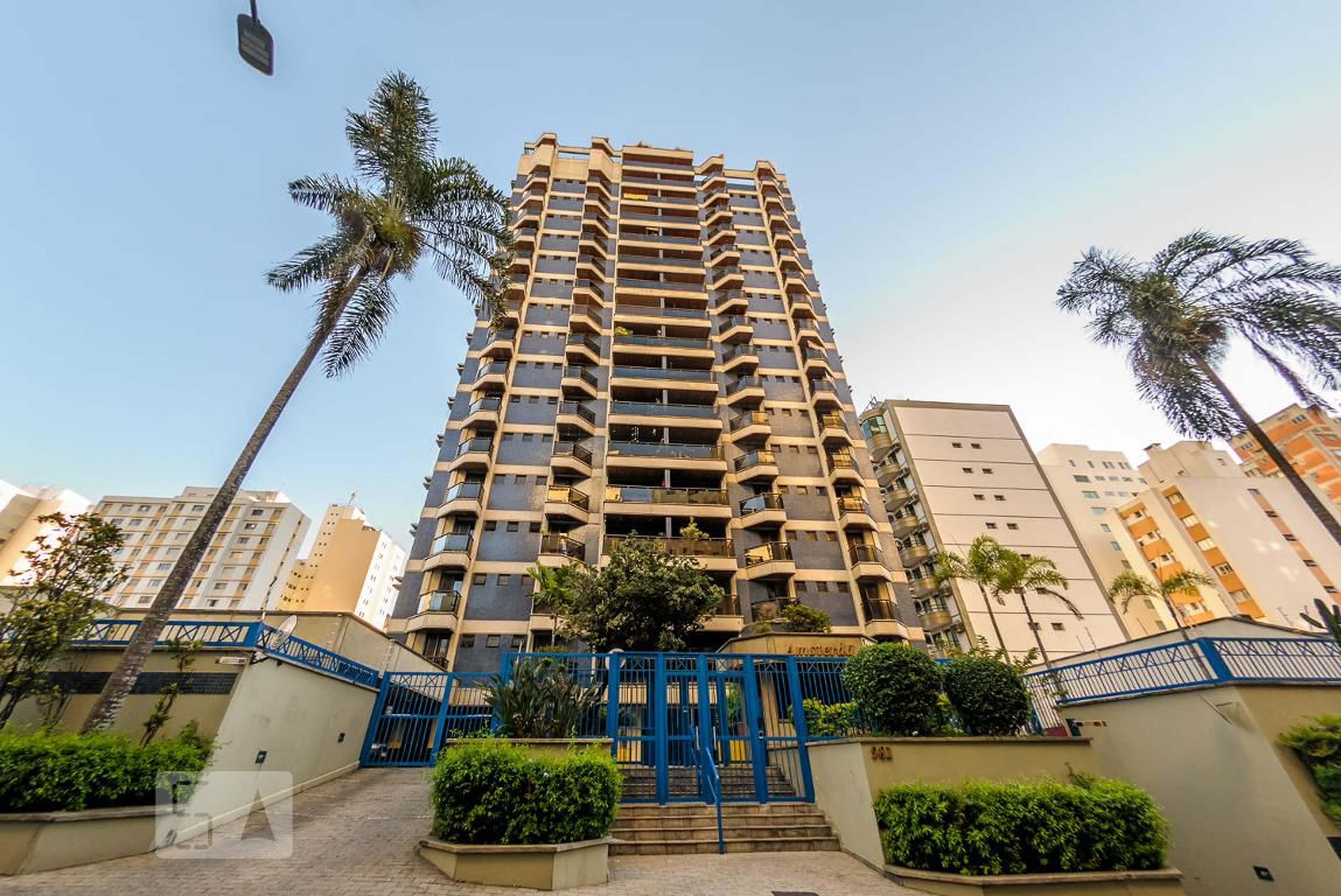 Fachada do Prédio Condomínio em Rua Padre Vieira, 981