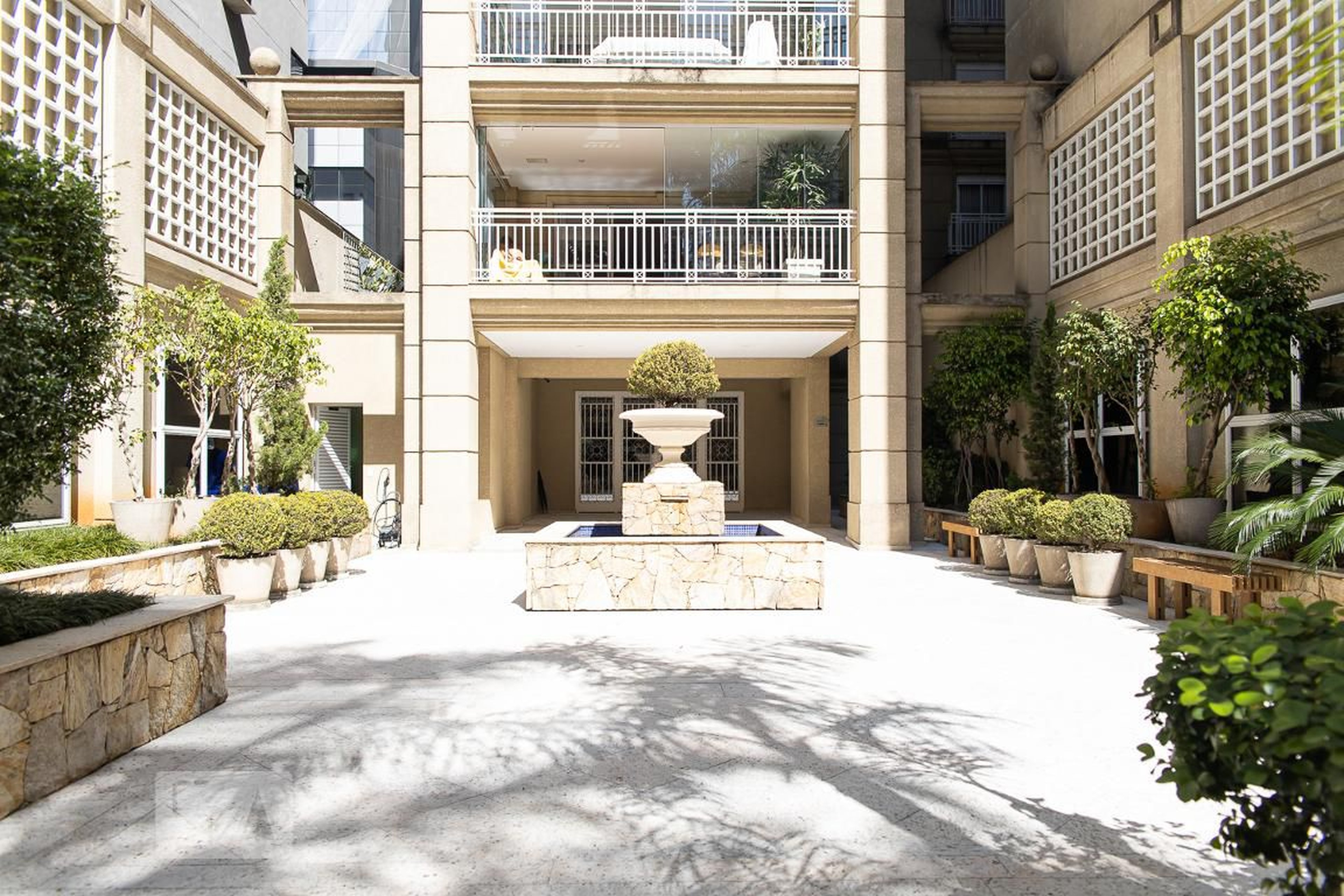 Entrada do Prédio - Quinta da Baronesa