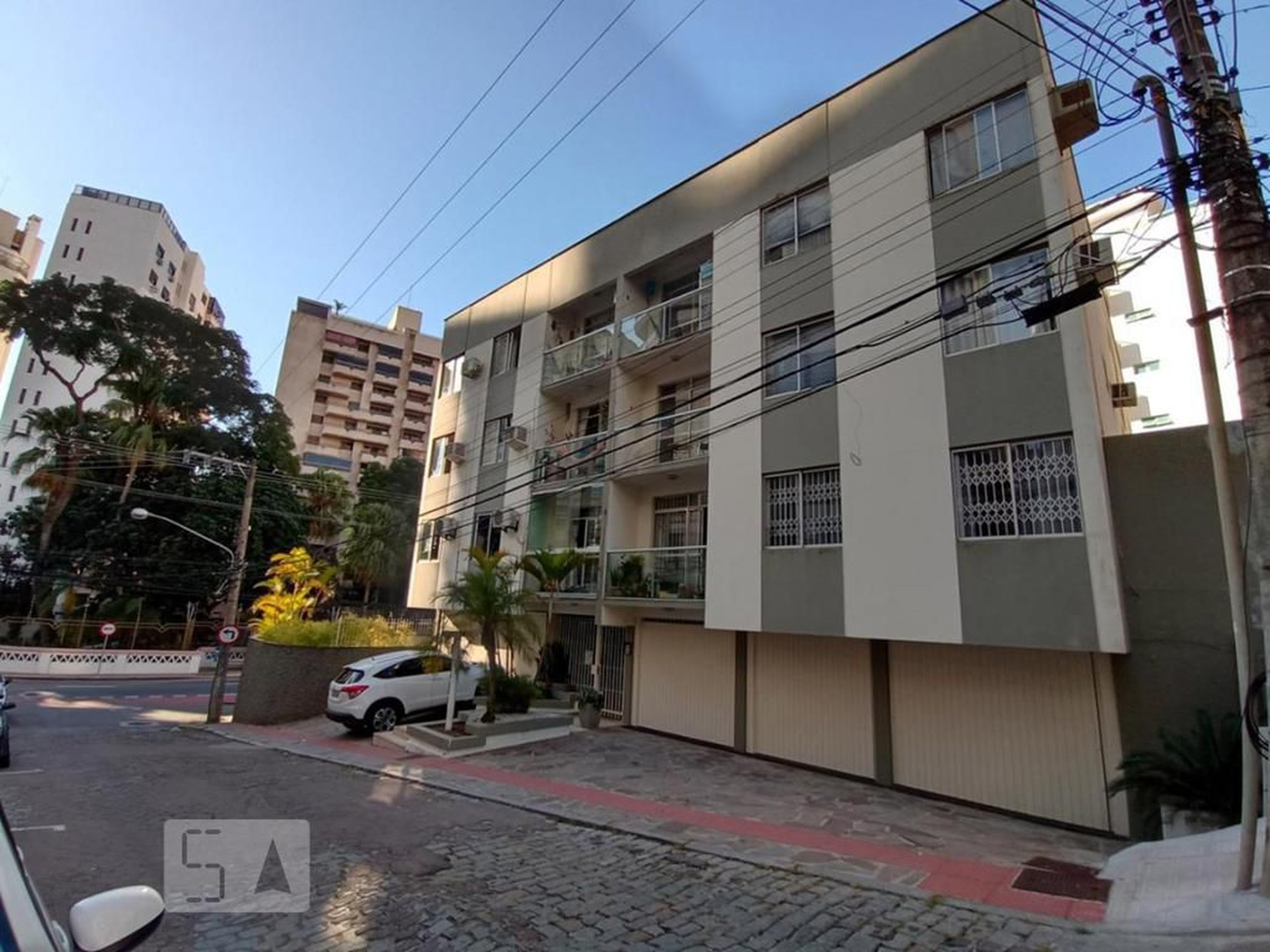 Fachada Condomínio em Rua Sidney Nocetti, 23