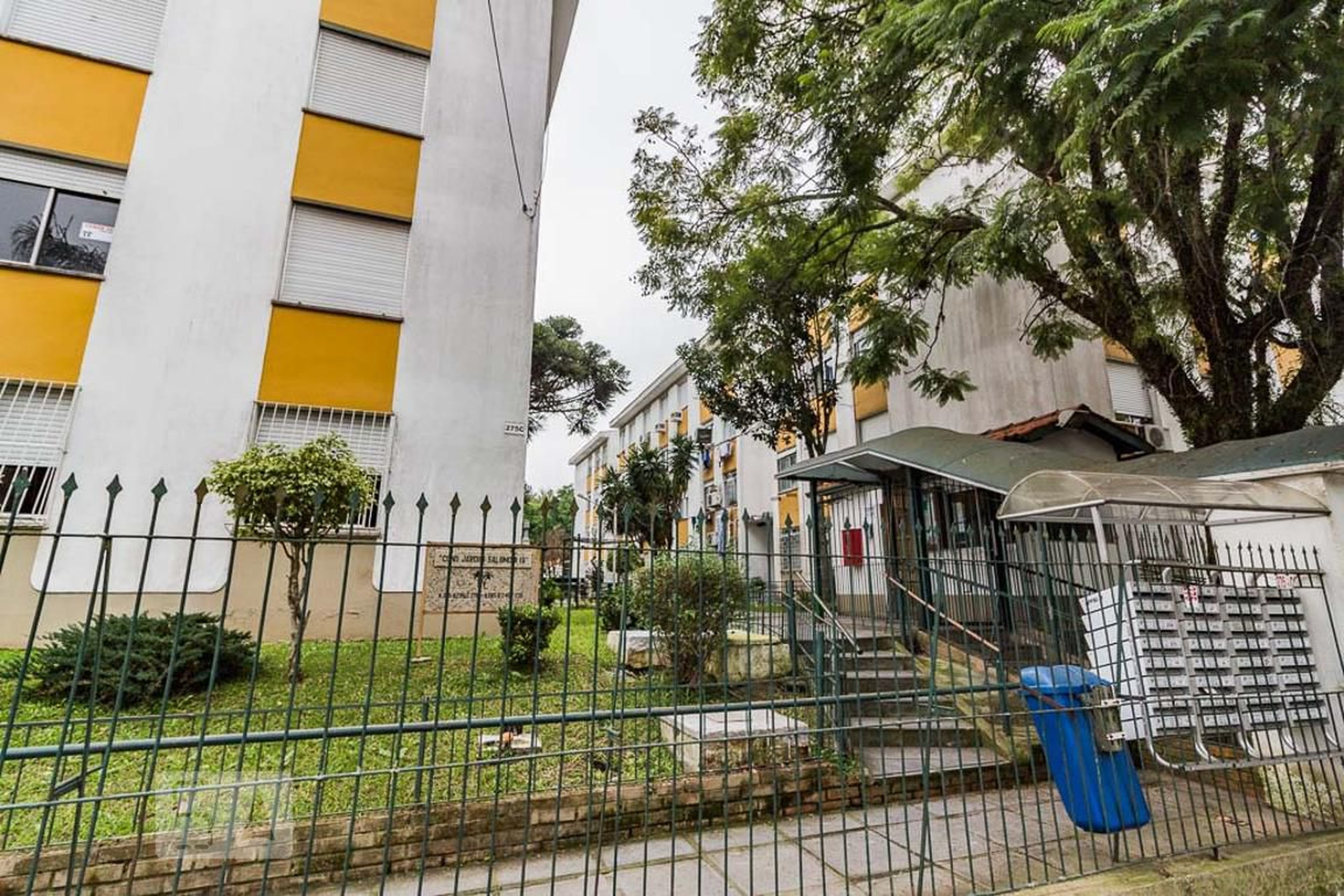 Fachada Condomínio em Rua Joaquim de Carvalho, 305