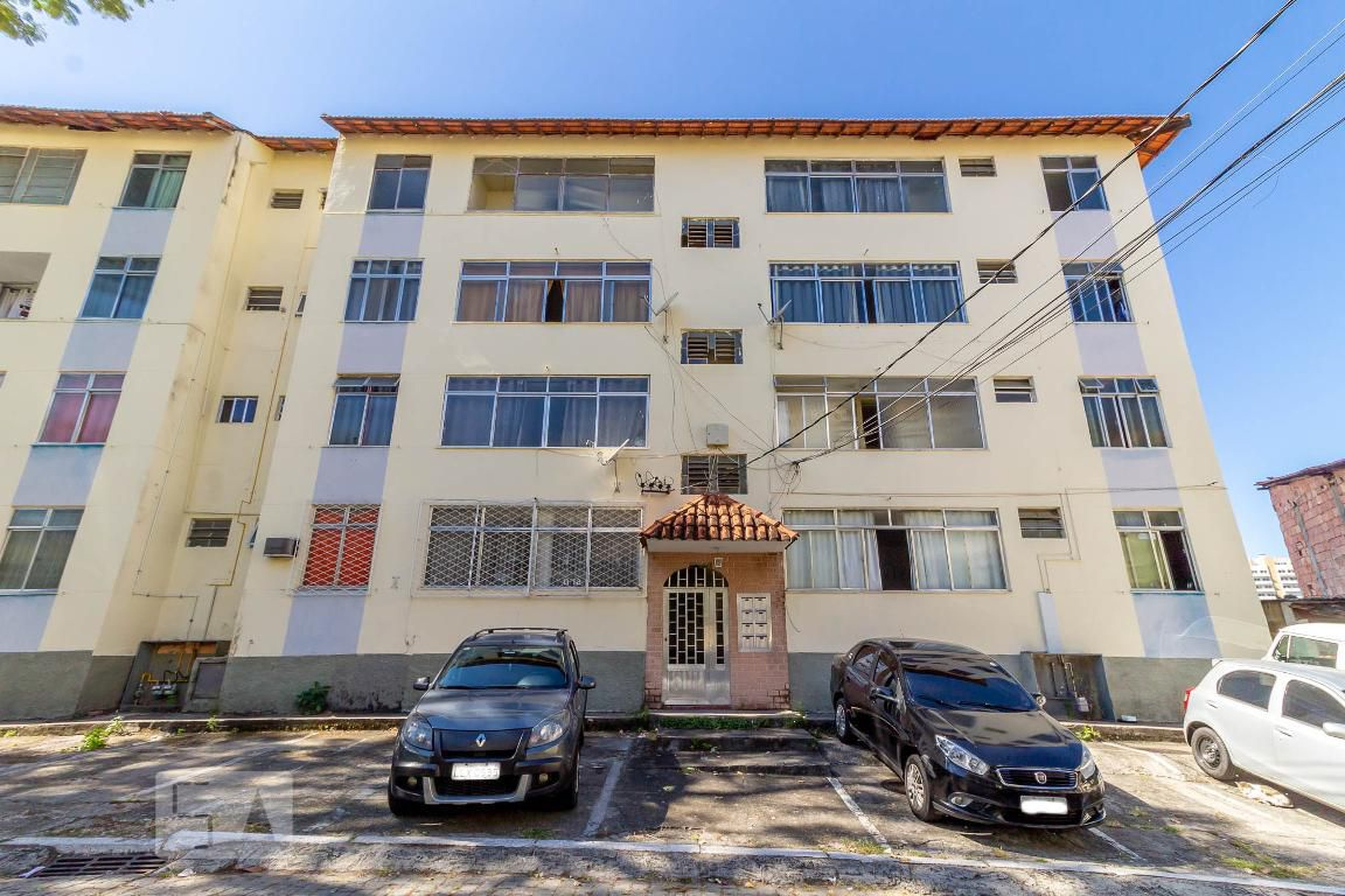 Fachada Condomínio em Rua Raul Penna Firme, 175