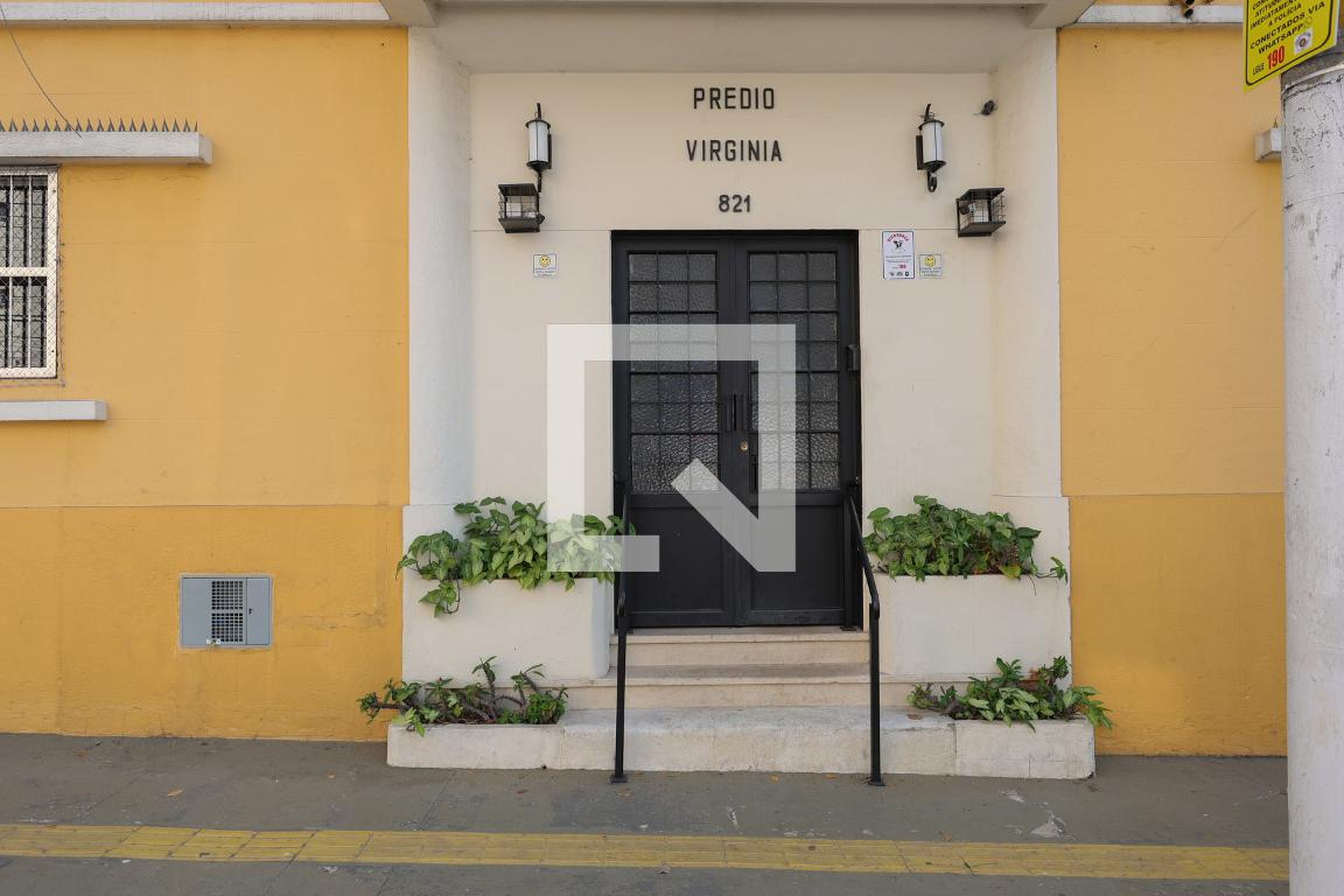 Fachada do condomínio Condomínio em Rua Doutor Olavo Egídio, 821