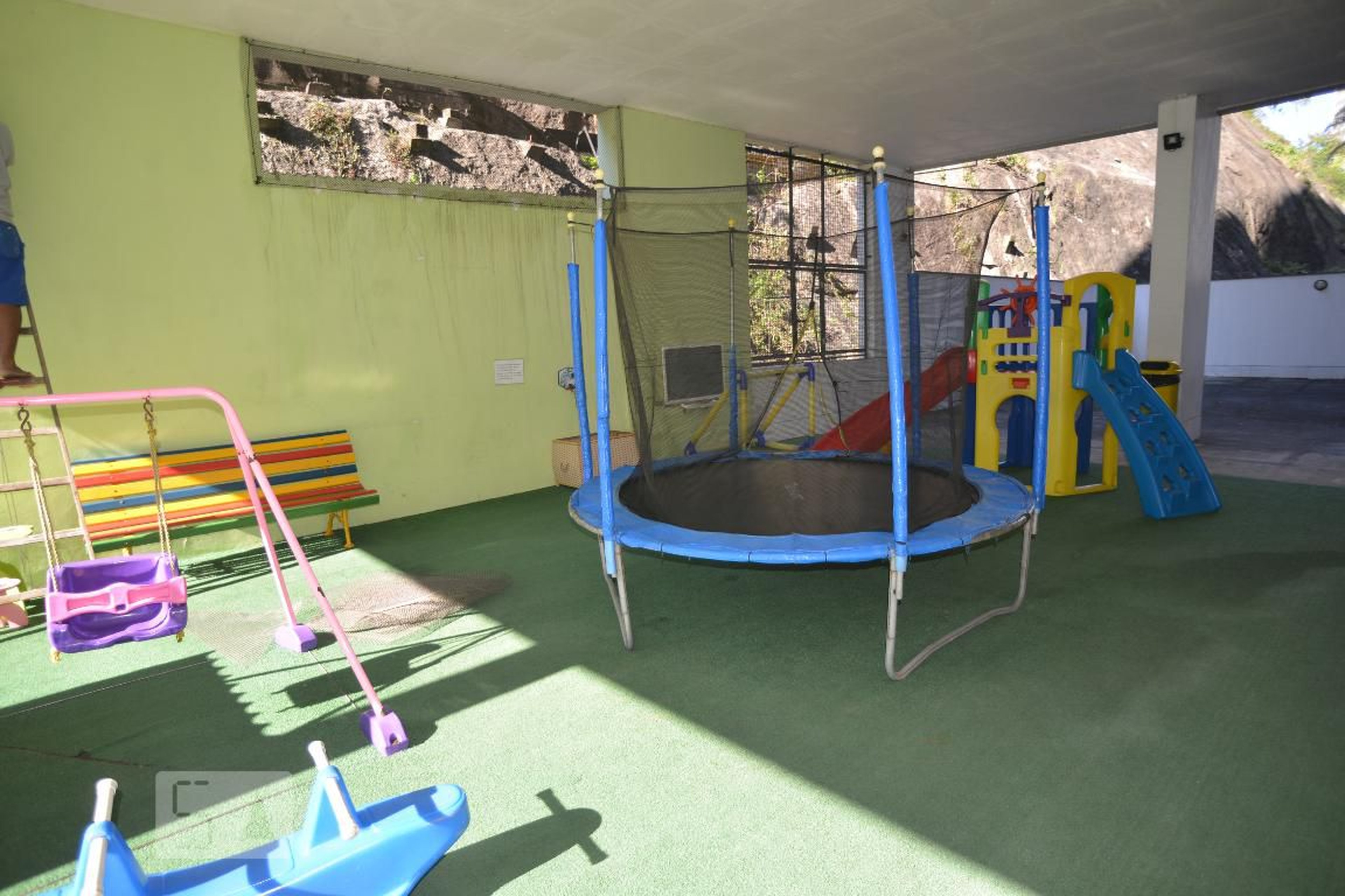 Playground - Flat Size