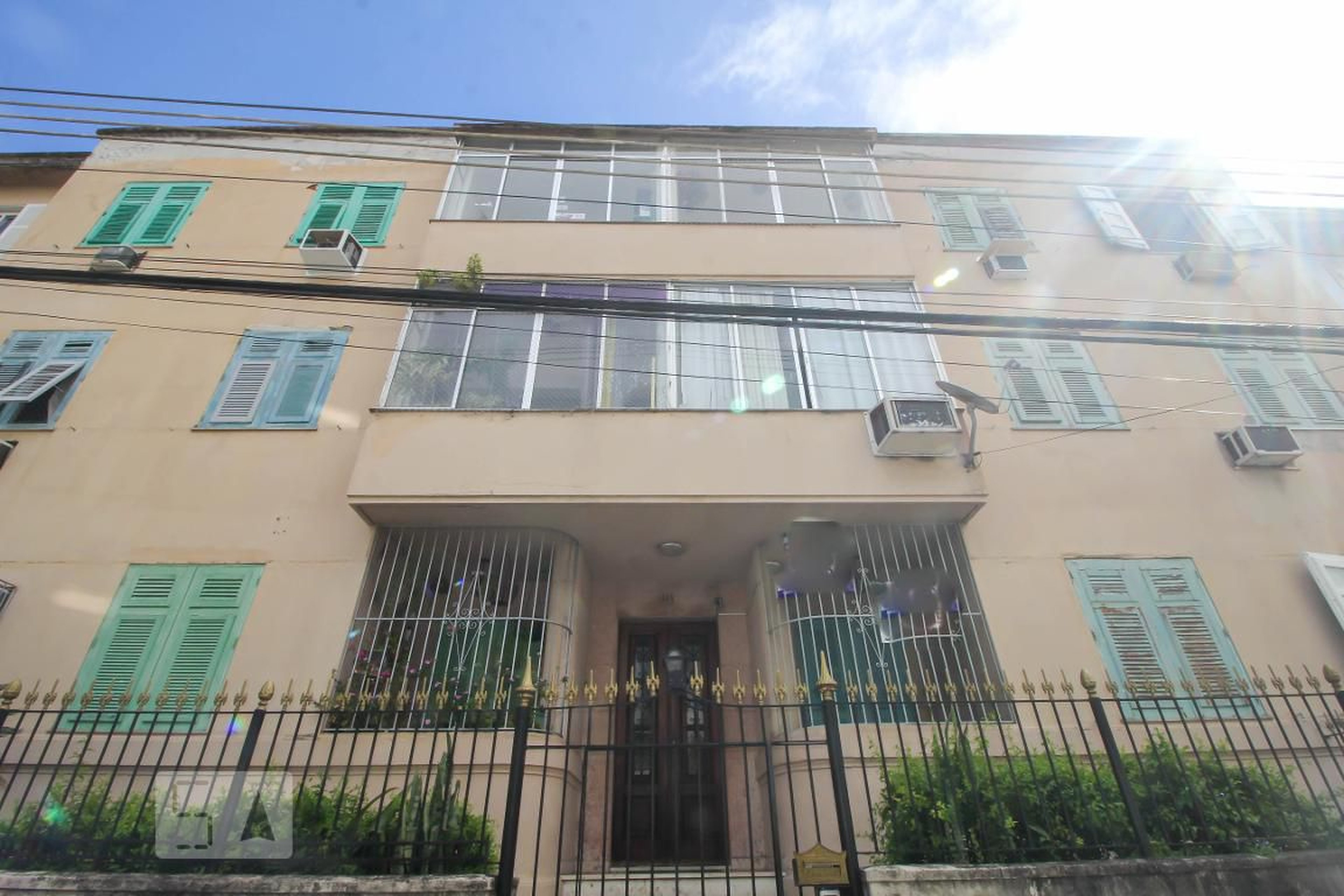 Fachada do Prédio Condomínio em Rua Aarão Reis, 148