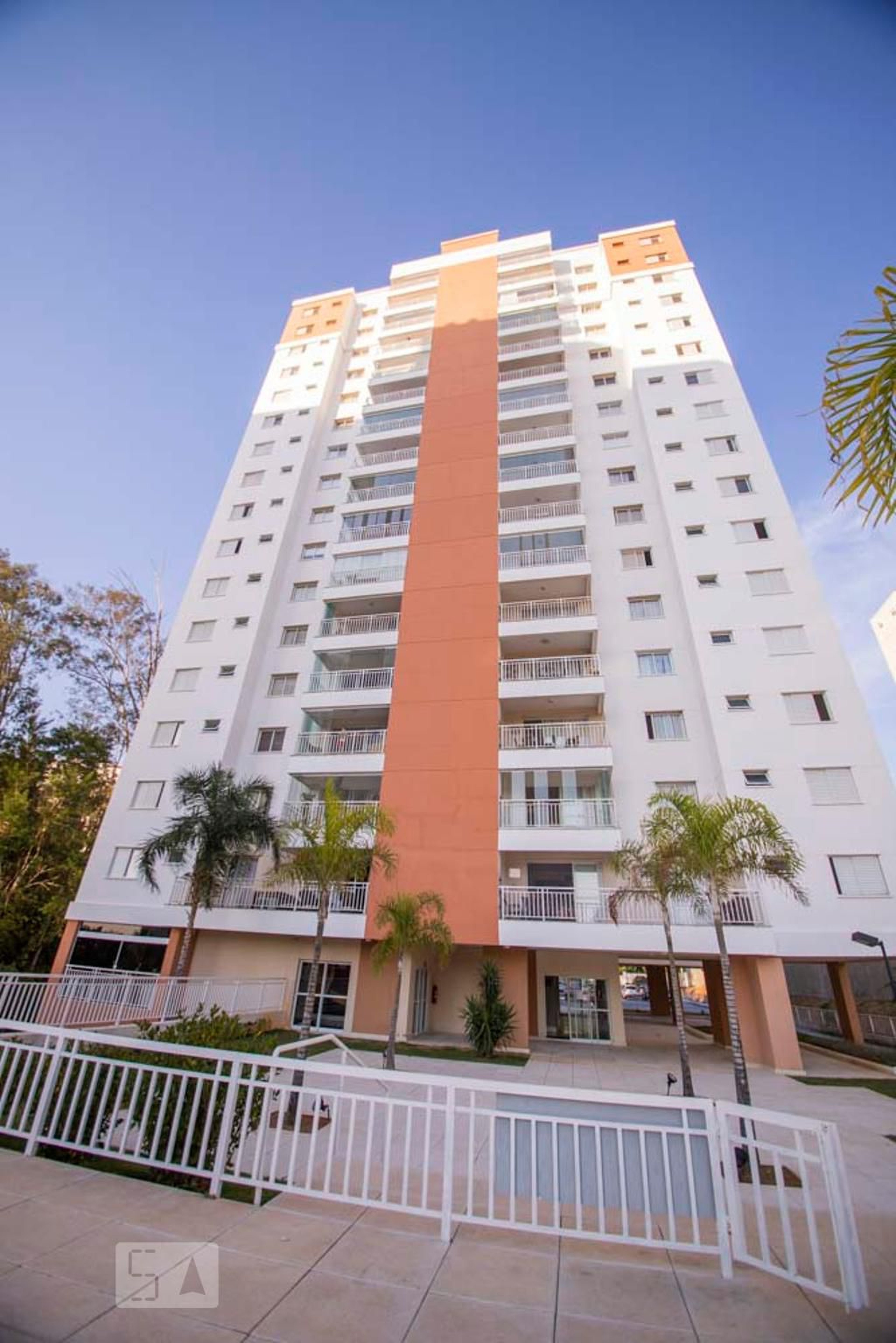 fachada Condomínio em Avenida Brunoro de Gasperi, 470