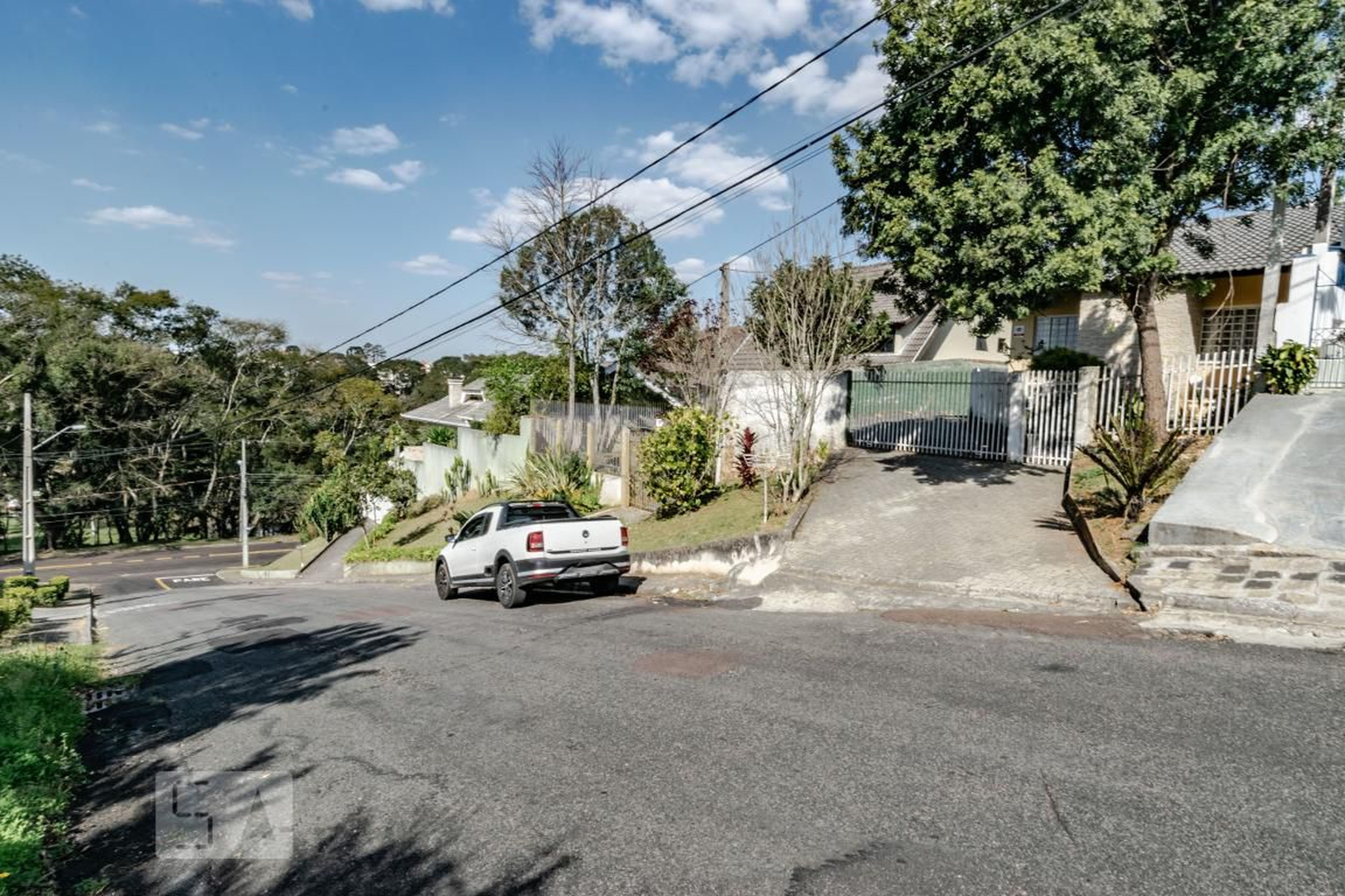 Fachada Condomínio em Rua Eng Hans Henrique Martins Prueter, 61