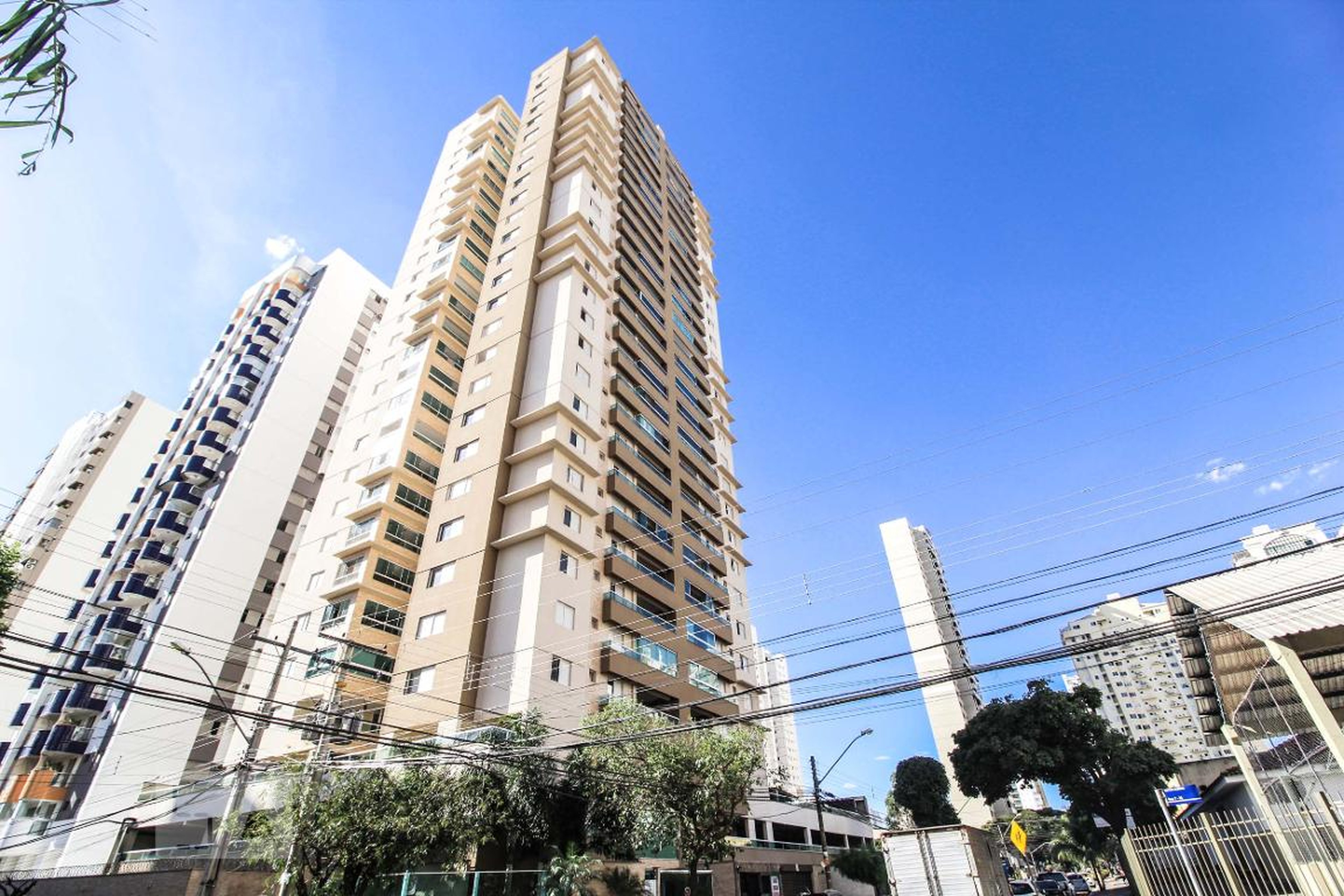 Fachada do Condomínio Condomínio em Rua T-48, 976