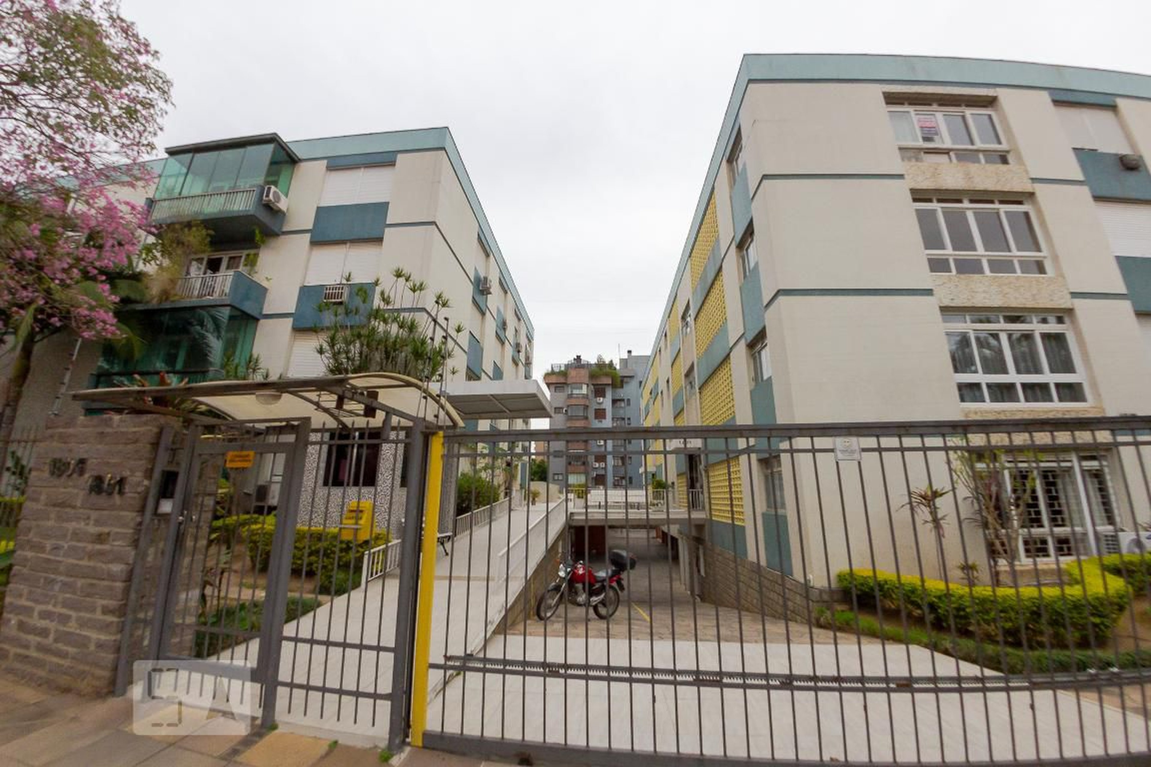 Fachada do Condomínio Condomínio em Avenida Carlos Gomes, 1801