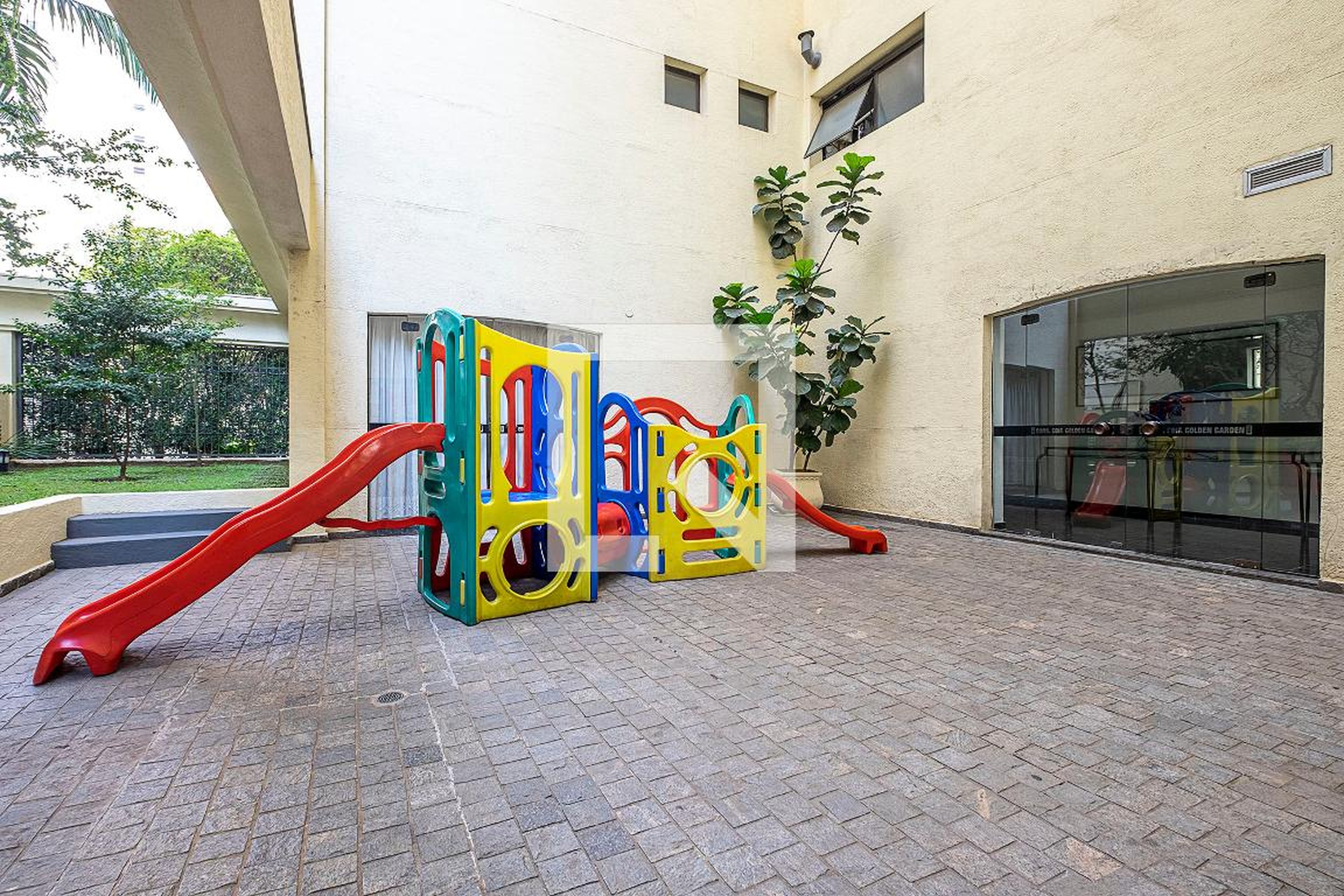 Playground - Edifício Golden Garden