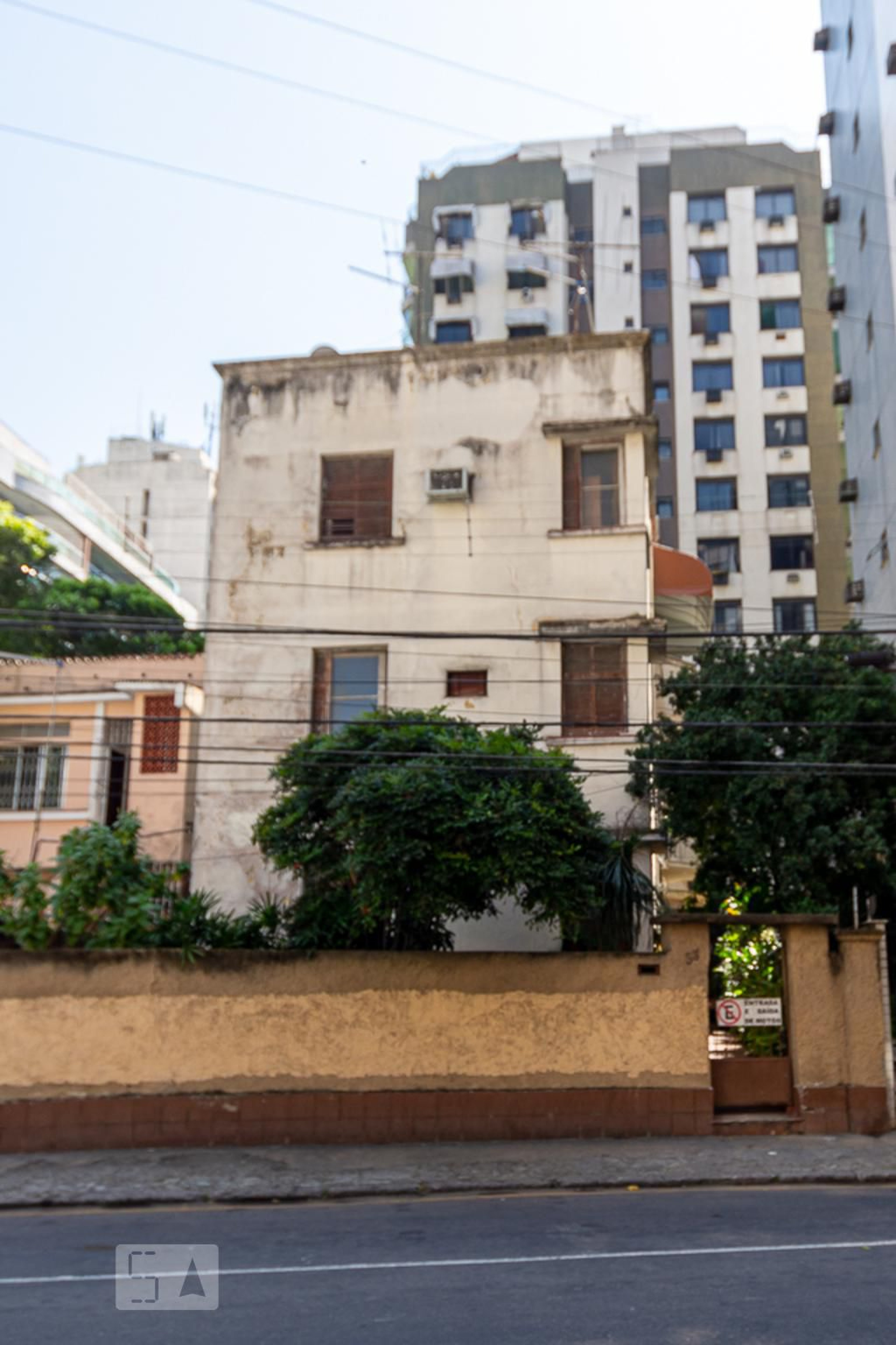 Fachada Condomínio em Rua Tiradentes, 83