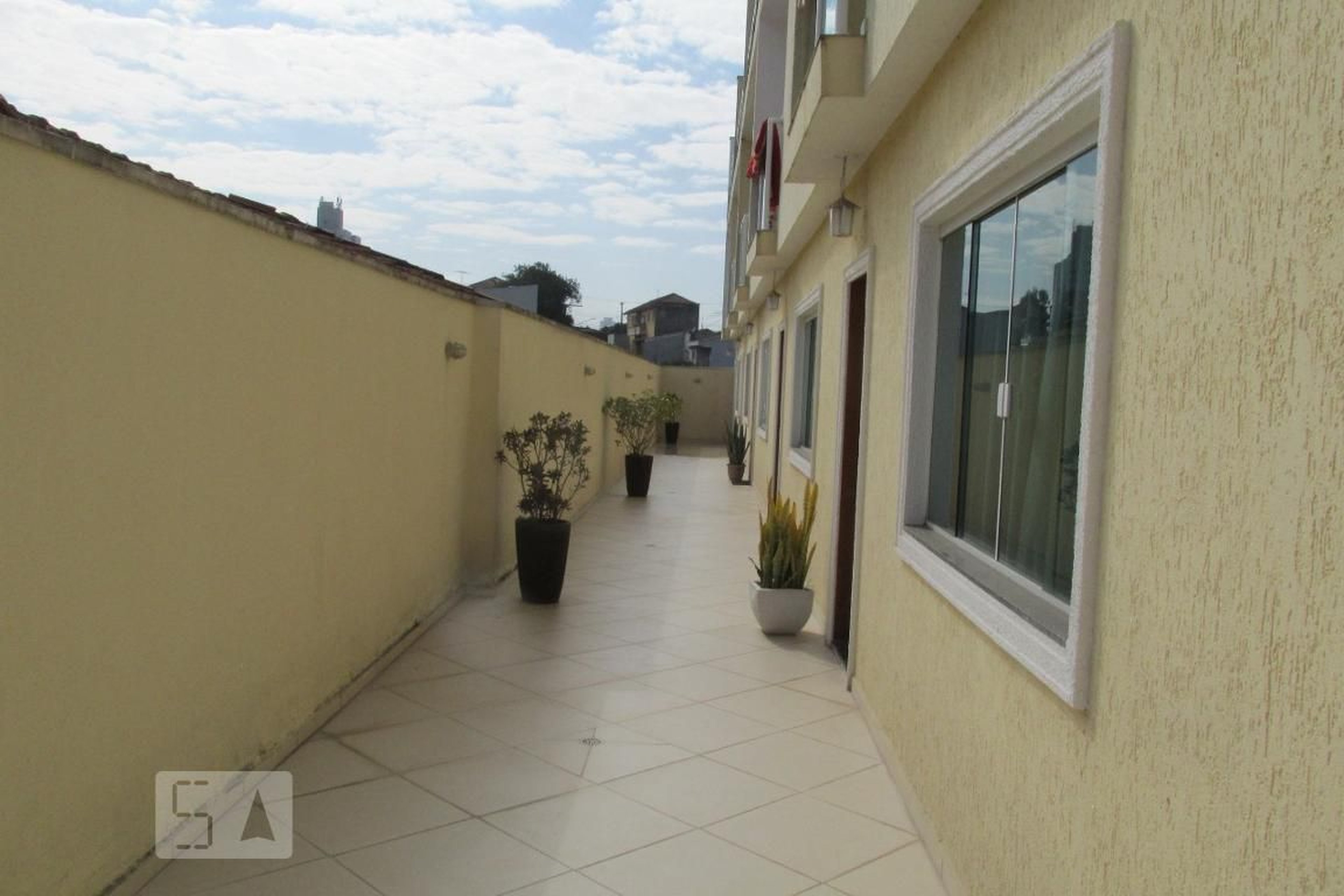 Entrada Condomínio em Rua Major Ângelo Zanchi, 449