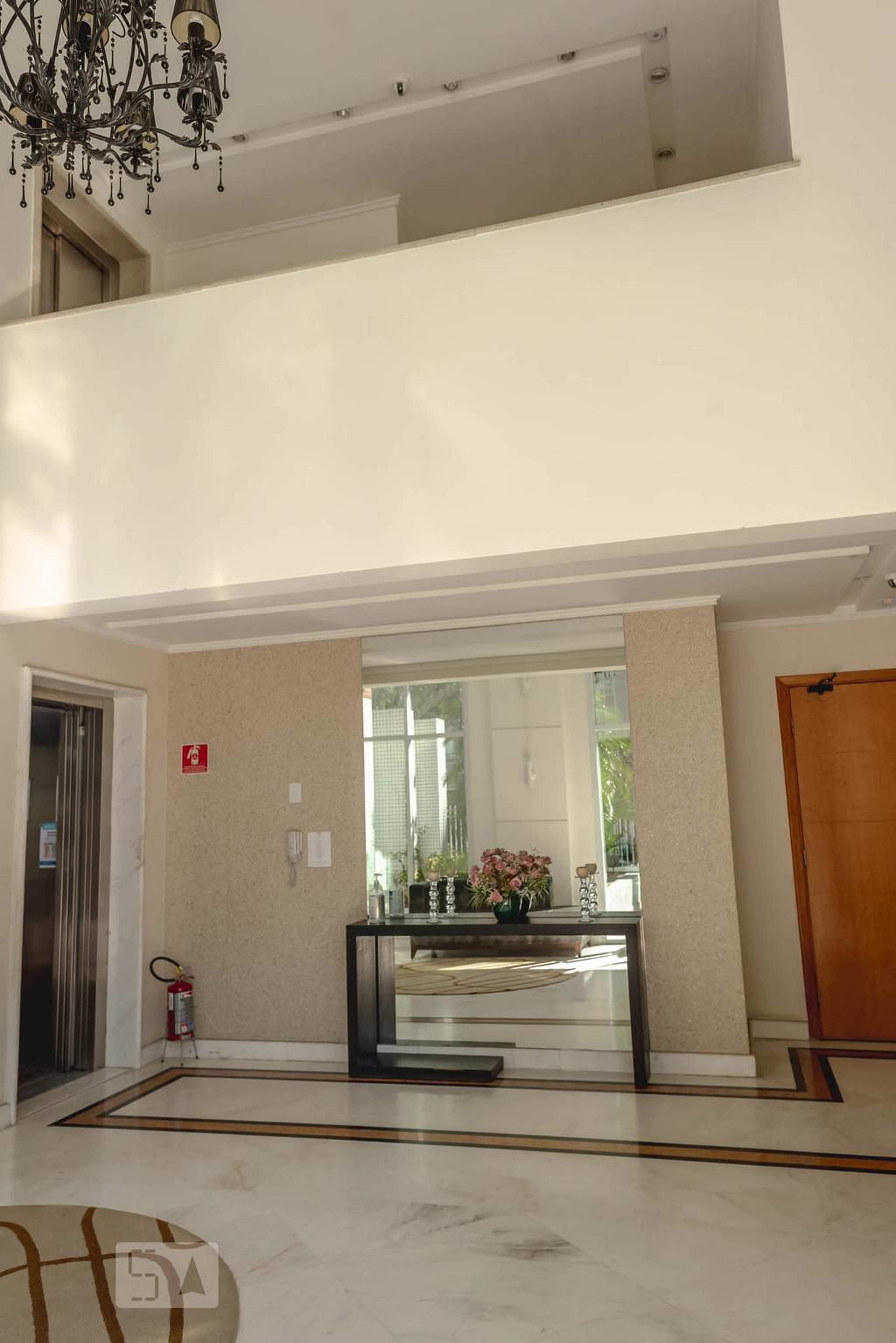 Hall de Entrada - Cartier Bresson