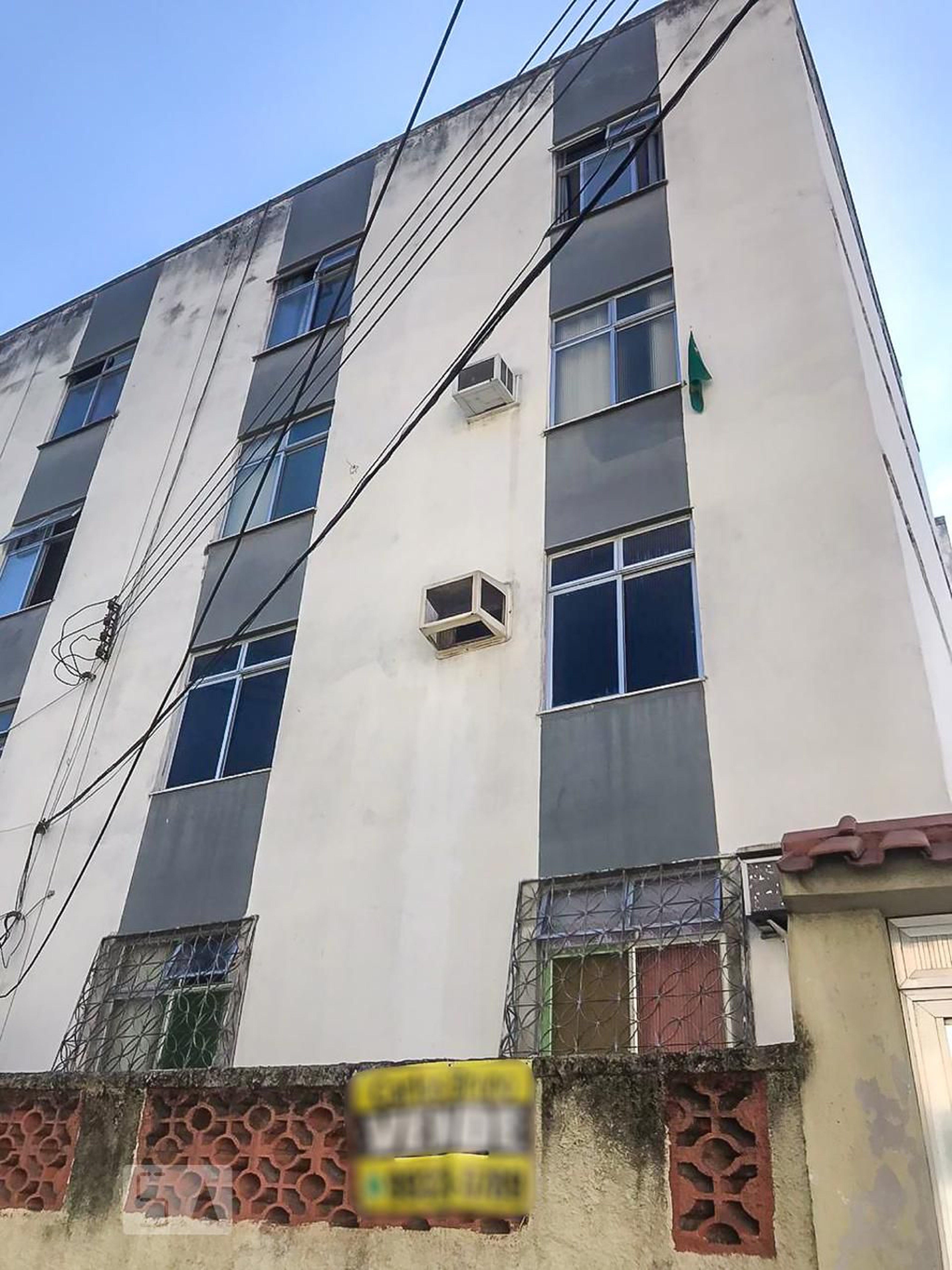 Fachada do Prédio Condomínio em Rua Jorge Martins, 0