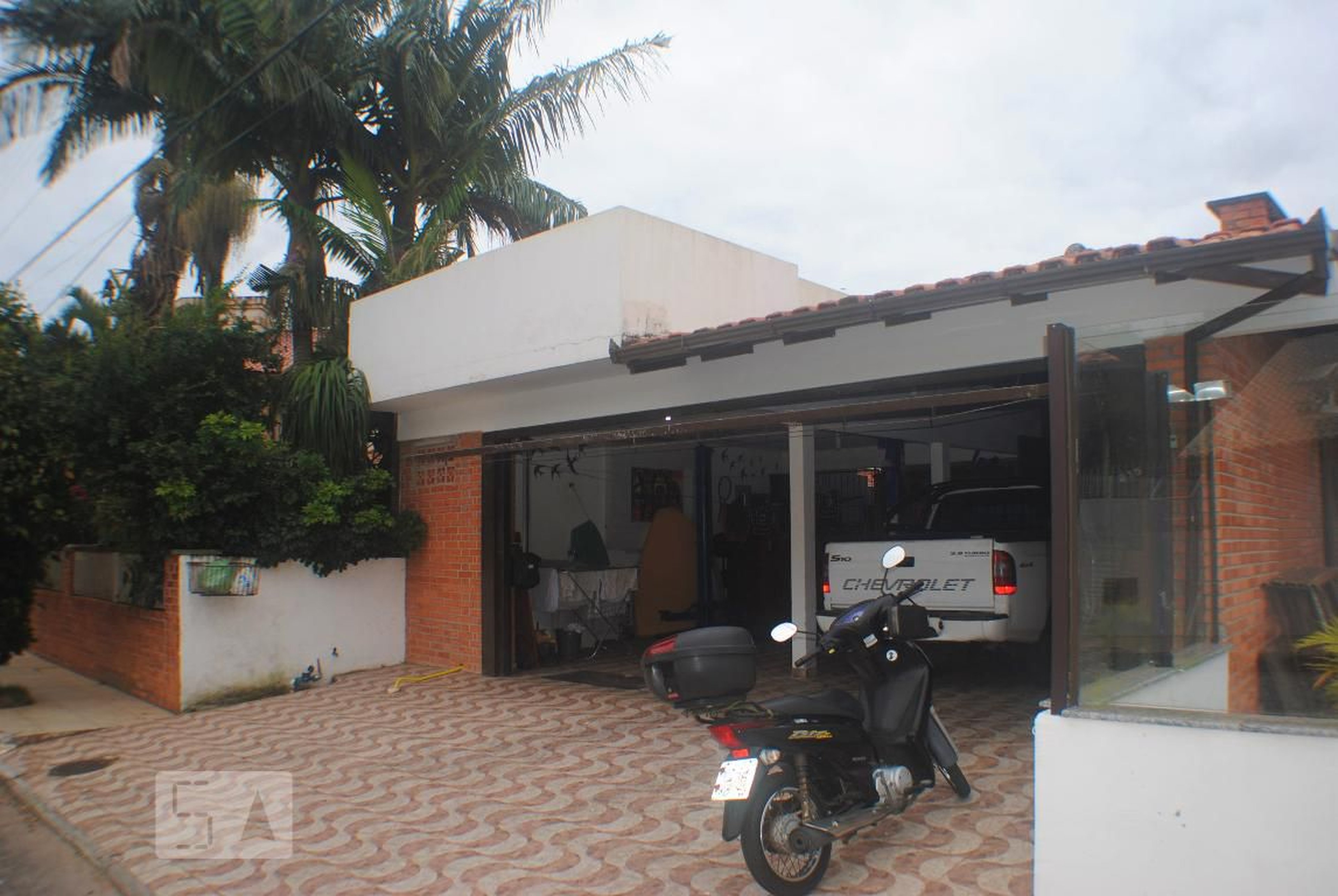 Fachada Condomínio em Rua Deputado Olice Caldas, 215